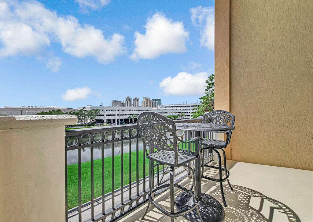 8390 SW 72ND #303, Miami FL 33143