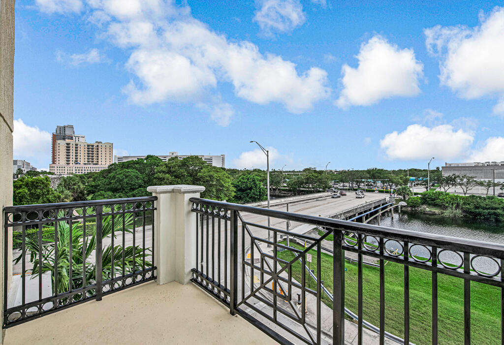 8390 SW 72ND #303, Miami FL 33143
