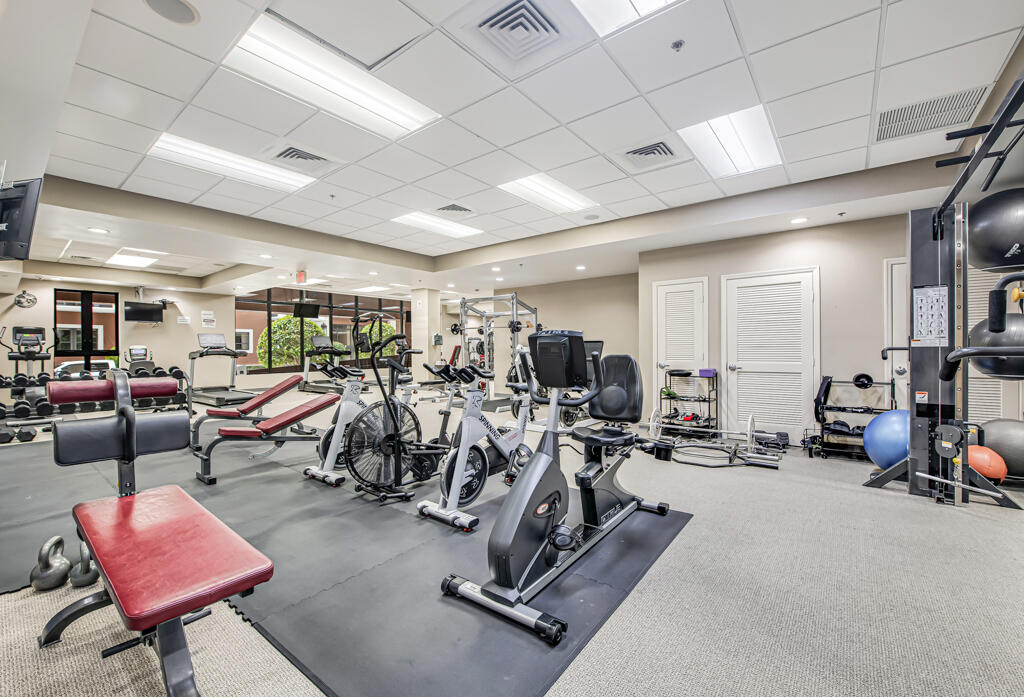 8390 SW 72ND #303, Miami FL 33143