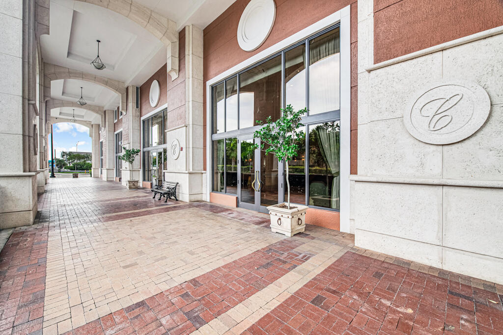 8390 SW 72ND #303, Miami FL 33143
