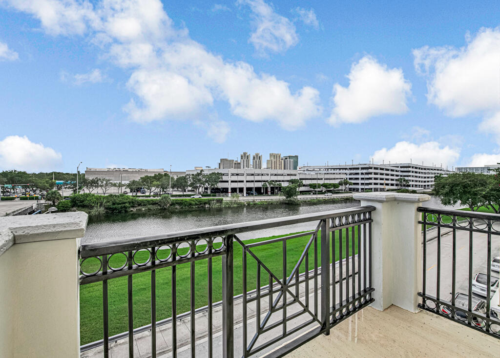 8390 SW 72ND #303, Miami FL 33143