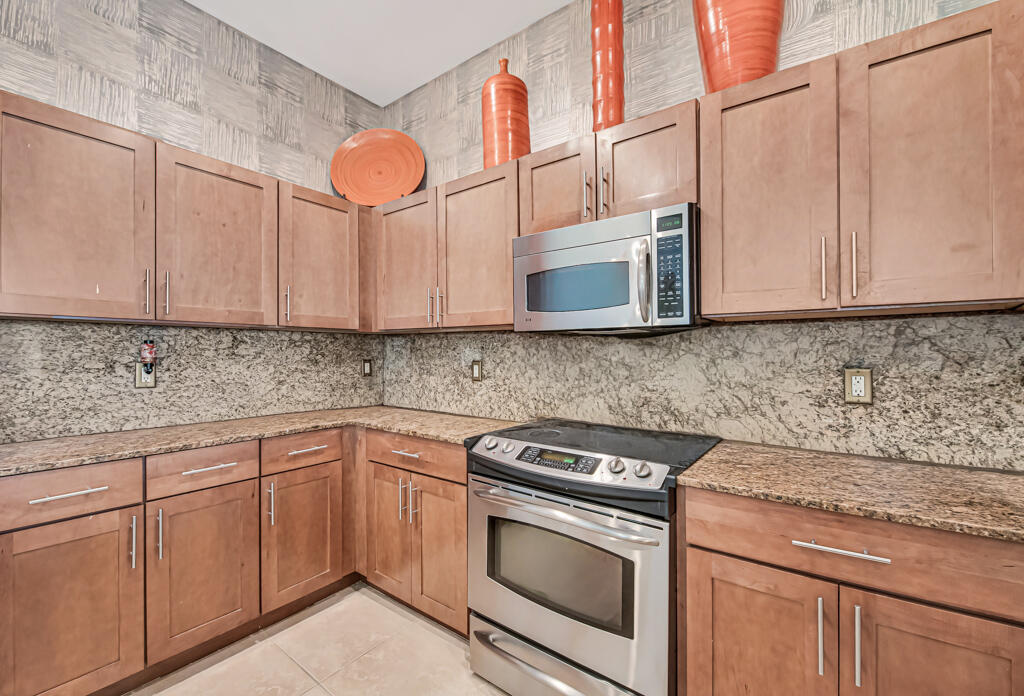 8390 SW 72ND #303, Miami FL 33143