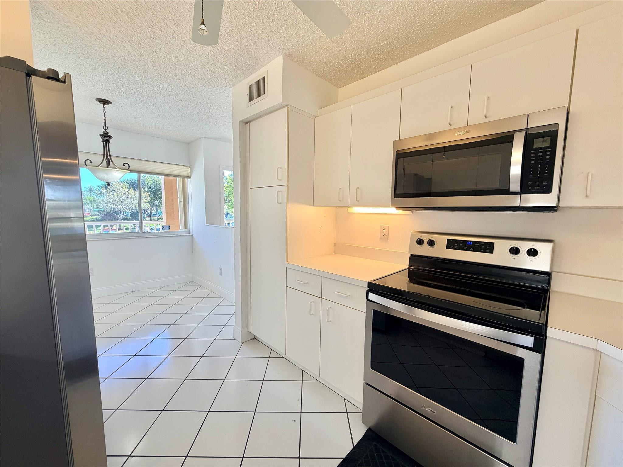 9587 WELDON #B204, Tamarac FL 33321