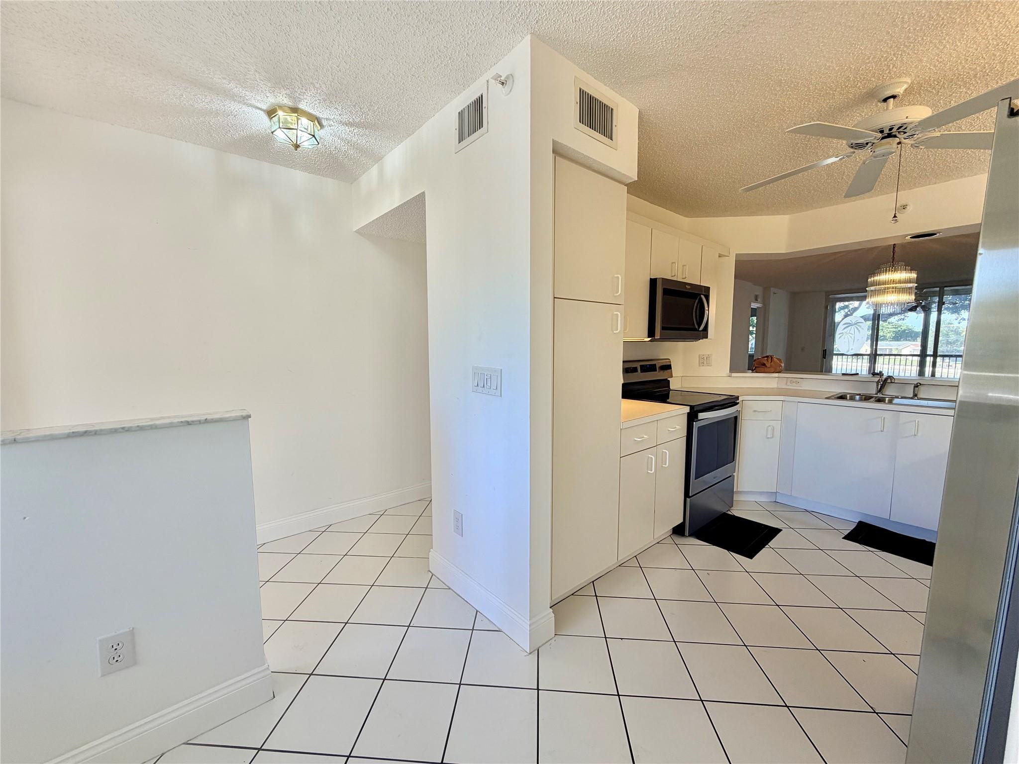 9587 WELDON #B204, Tamarac FL 33321