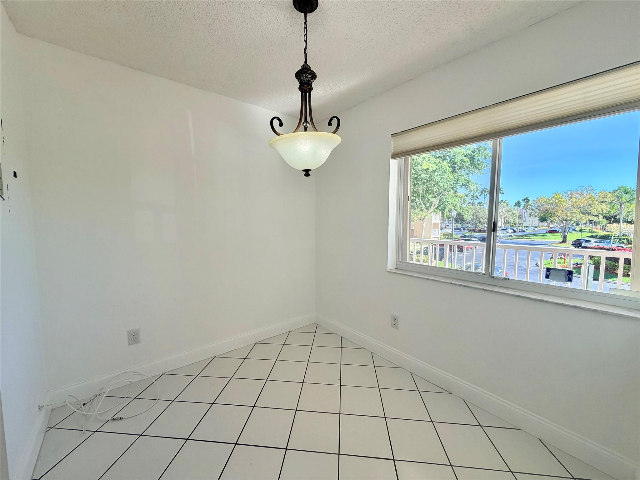 9587 WELDON #B204, Tamarac FL 33321