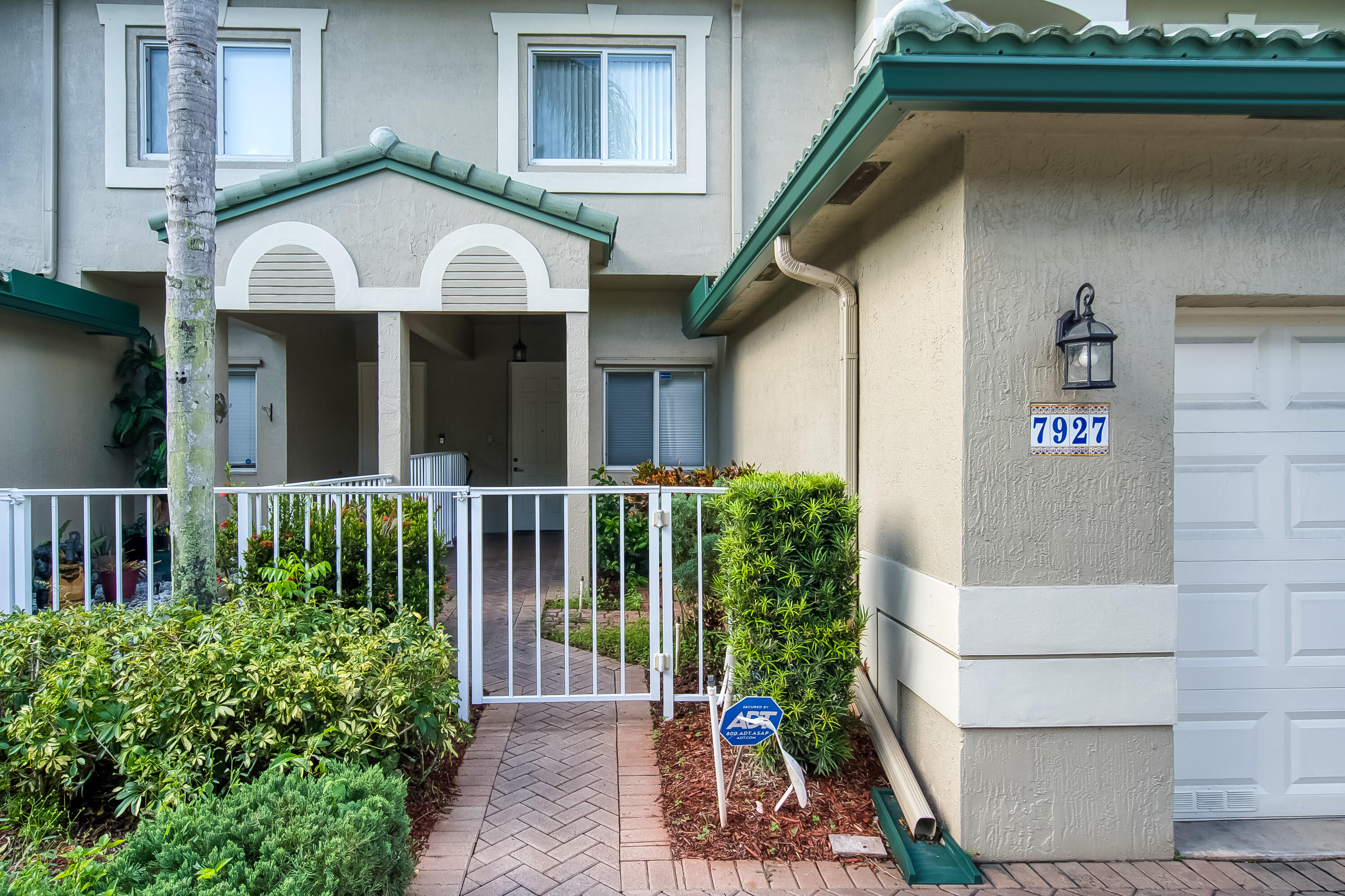 7927 Exeter, Tamarac FL 33321