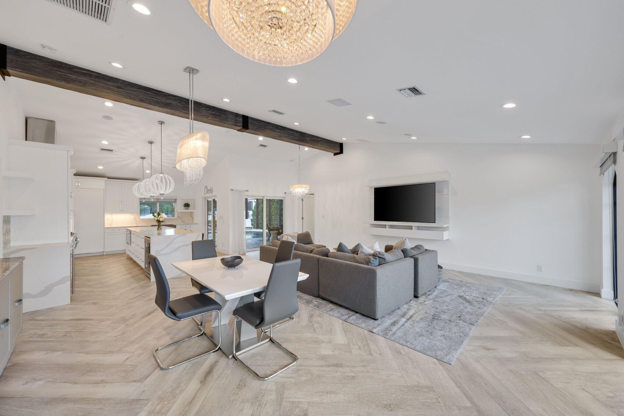 713 Forsyth, Boca Raton FL 33487