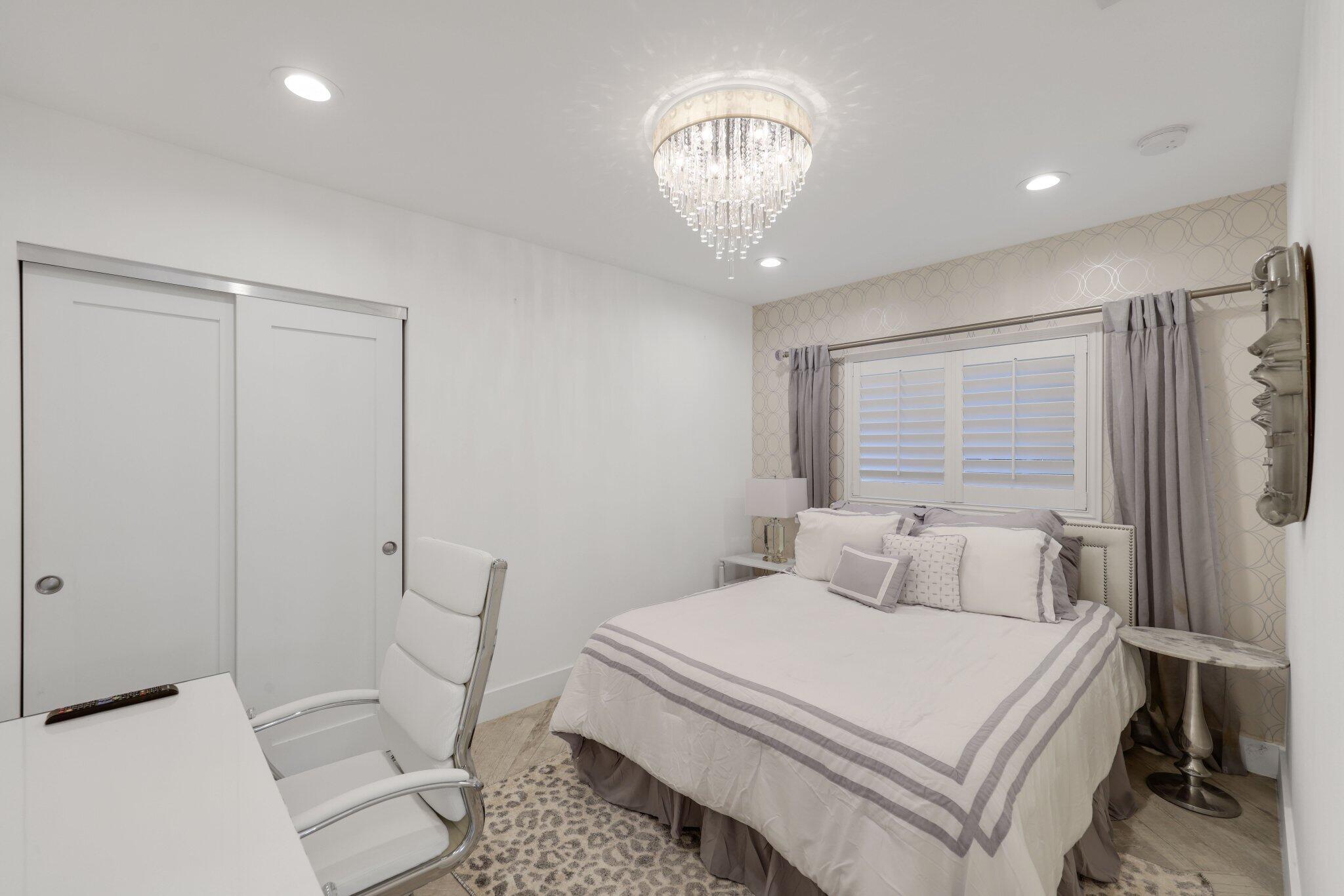 713 Forsyth, Boca Raton FL 33487