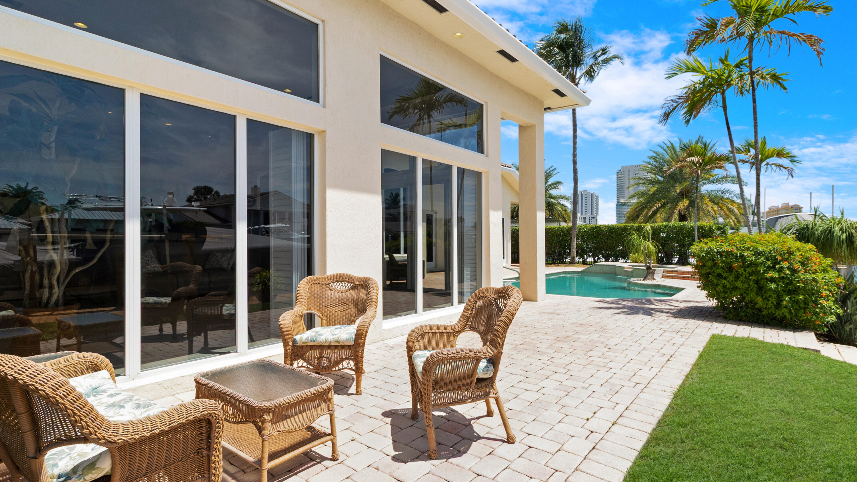 2761 SE 9TH, Pompano Beach FL 33062
