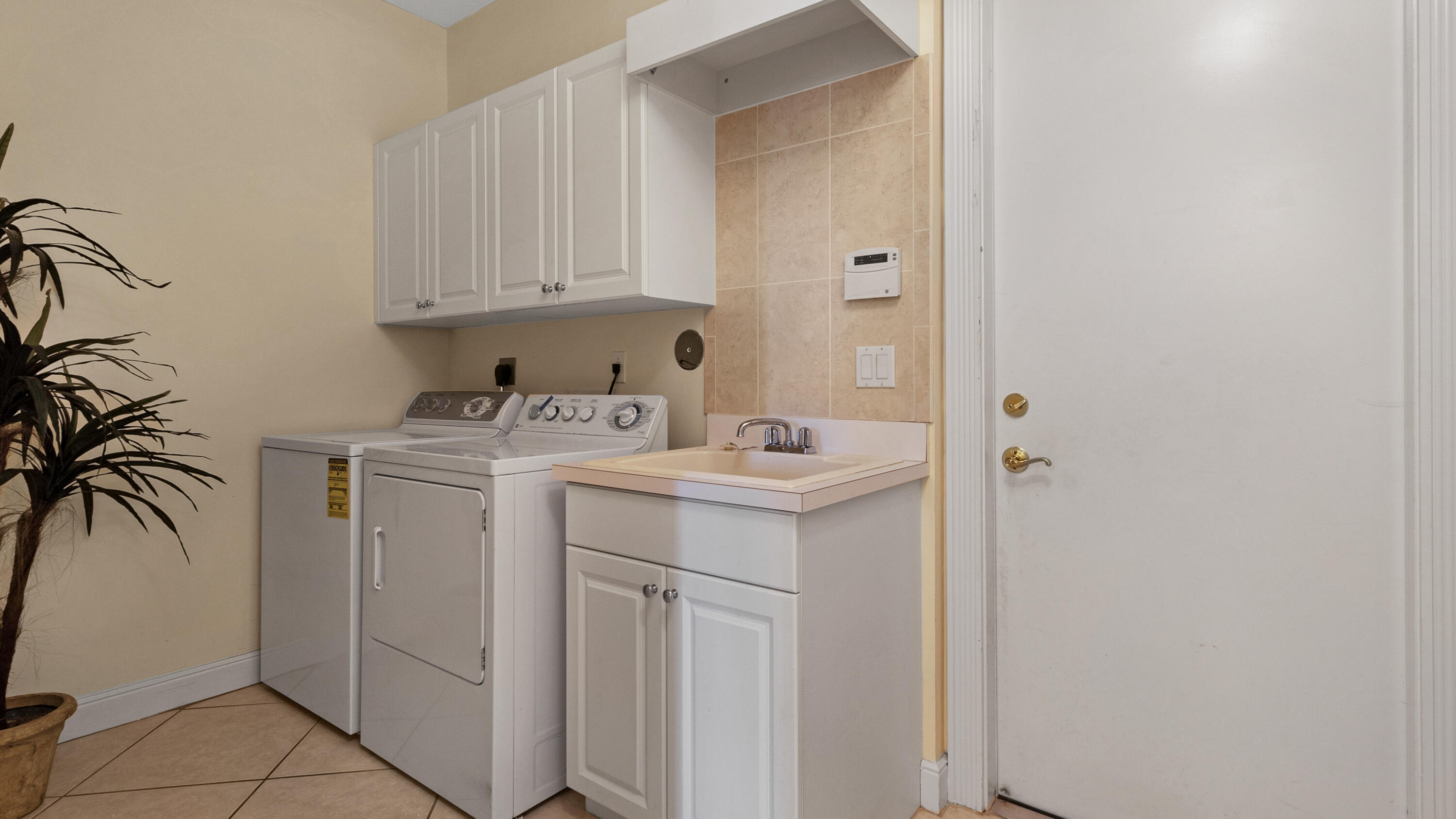 2761 SE 9TH, Pompano Beach FL 33062