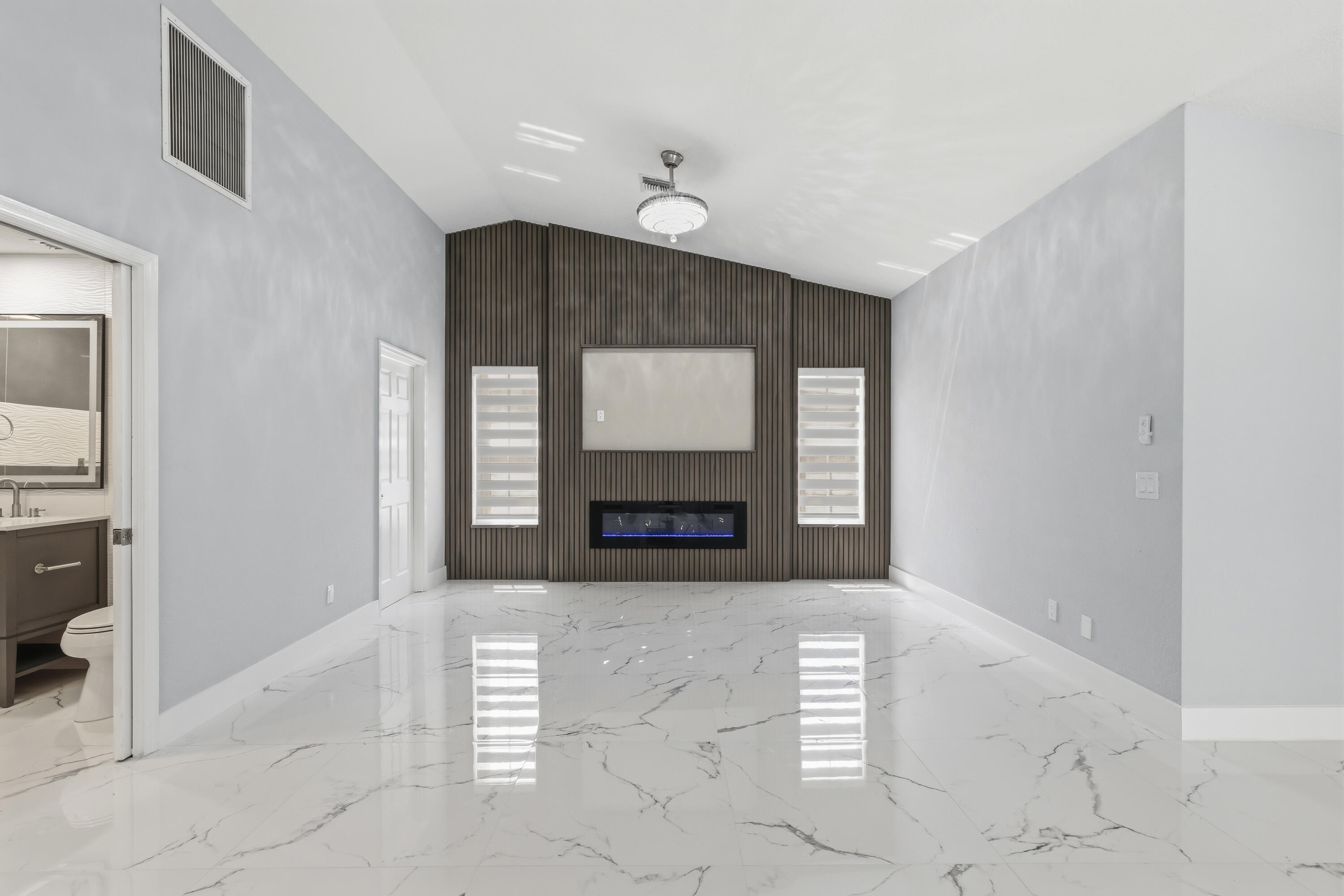104 Oxford, Royal Palm Beach FL 33411