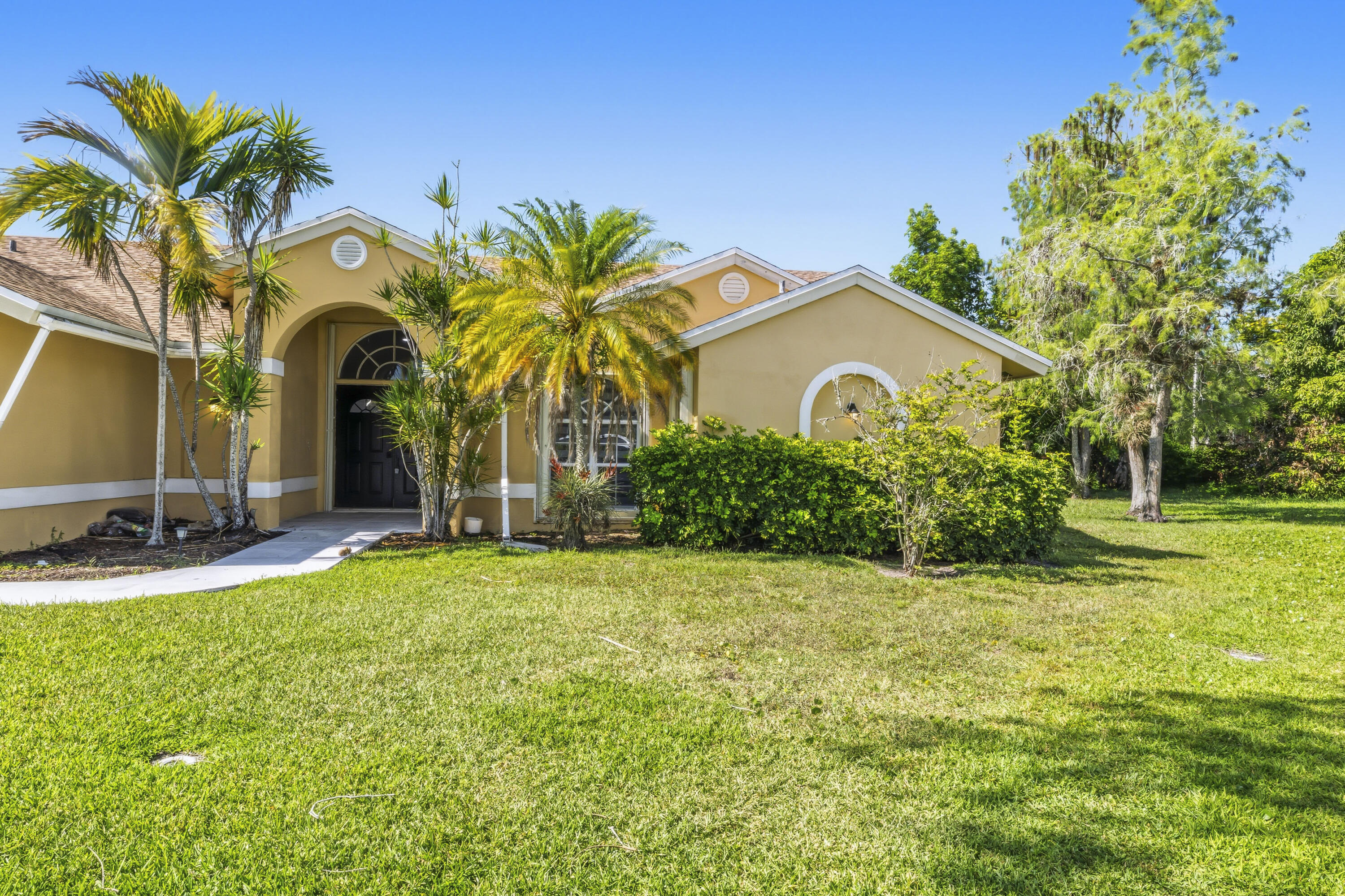 104 Oxford, Royal Palm Beach FL 33411