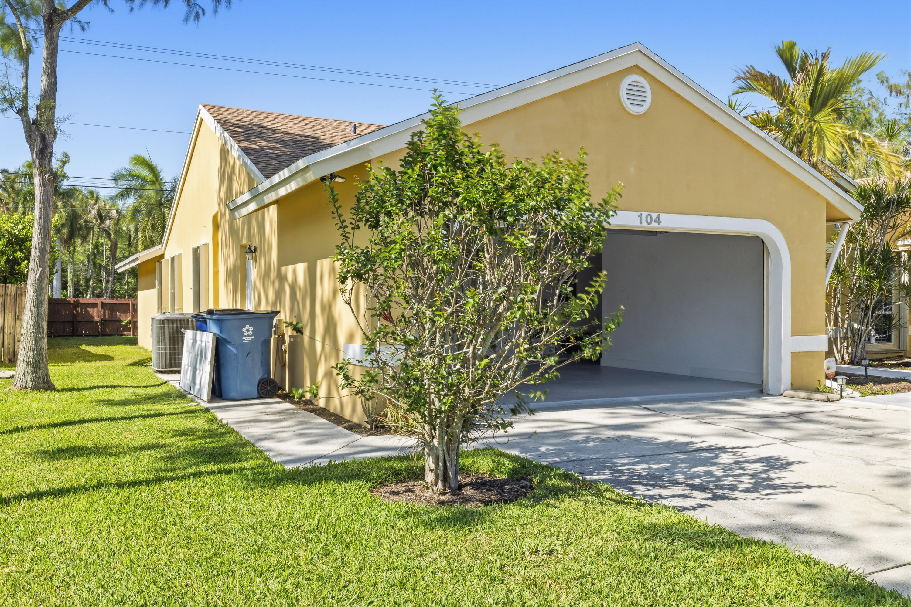 104 Oxford, Royal Palm Beach FL 33411