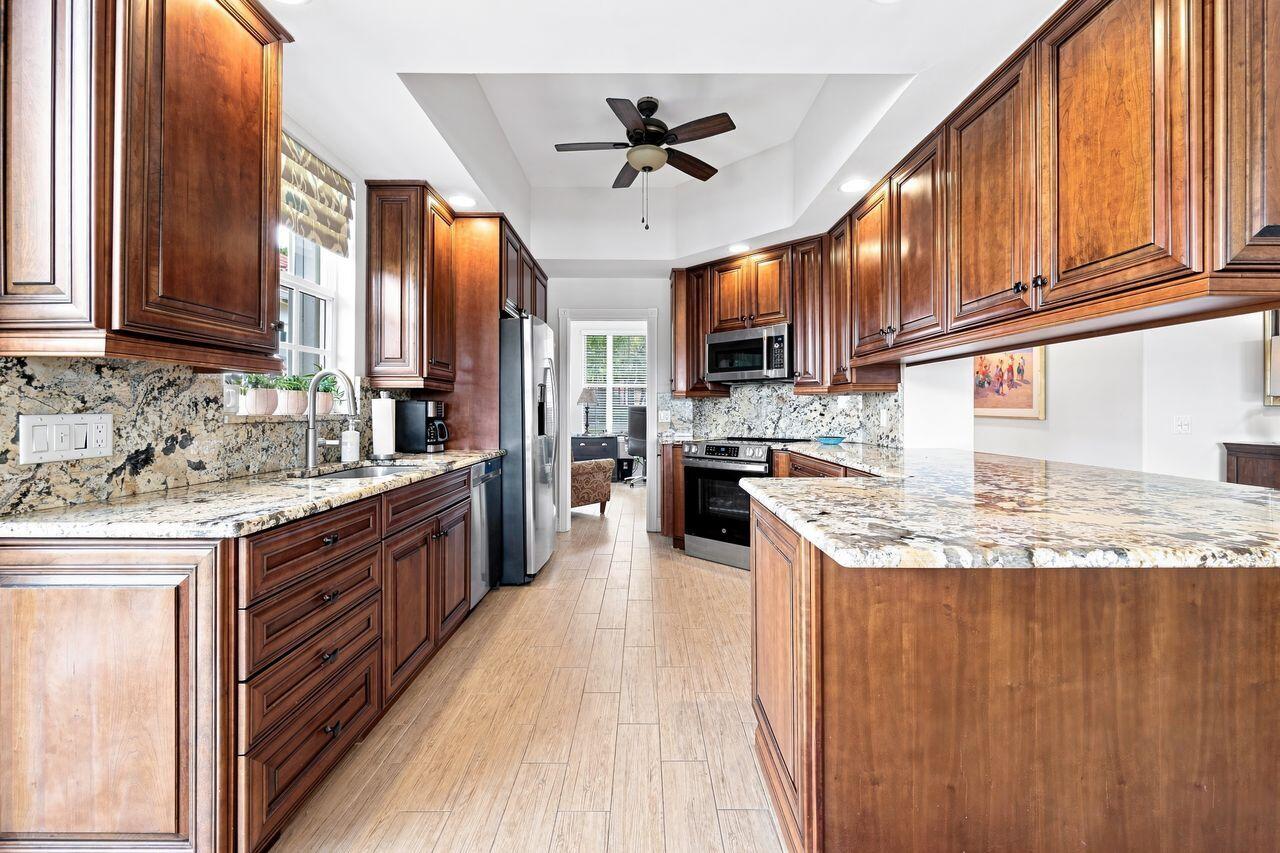 508 E Tall Oaks, Palm Beach Gardens FL 33410