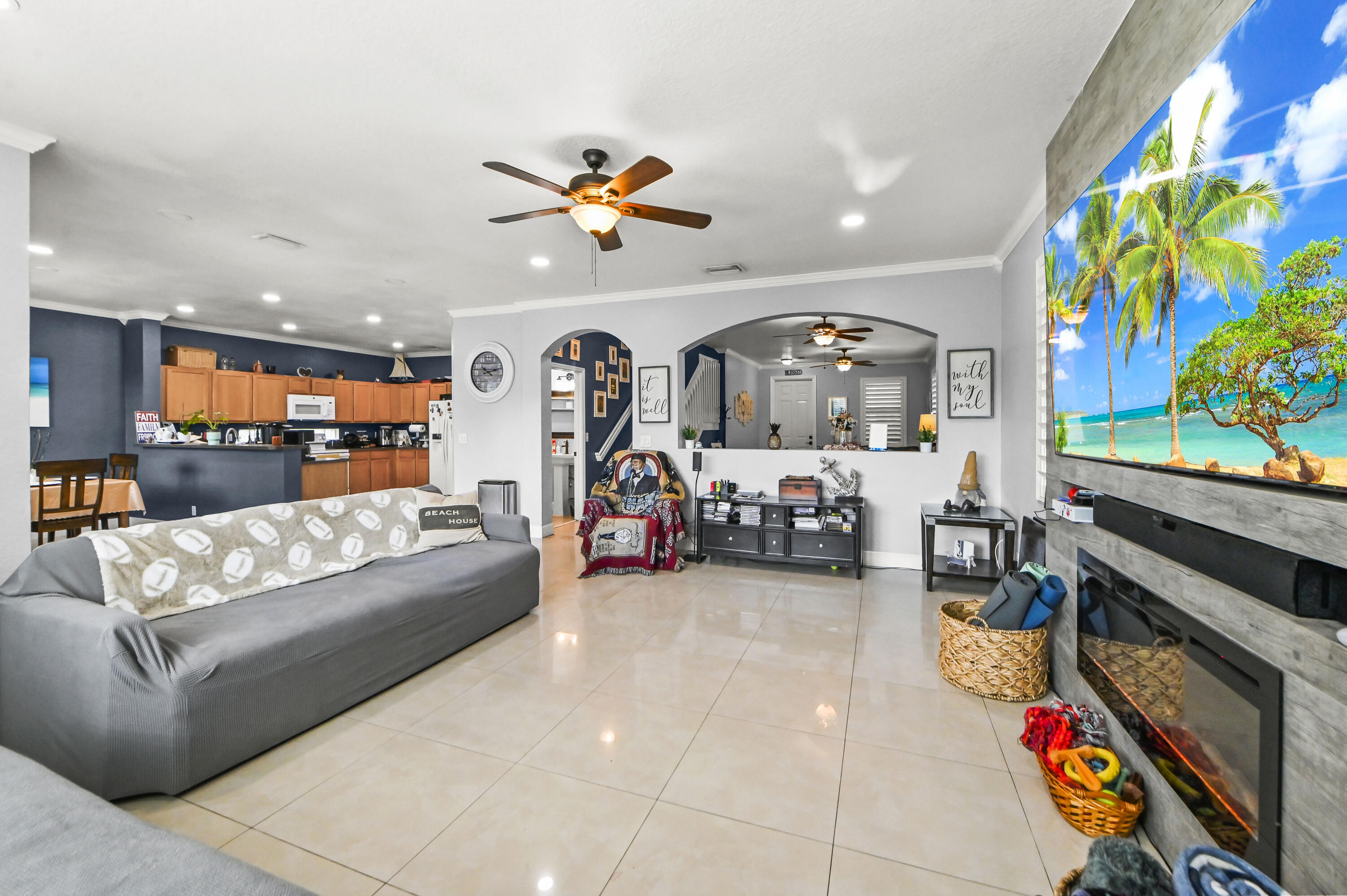 1006 Center Stone, Riviera Beach FL 33404