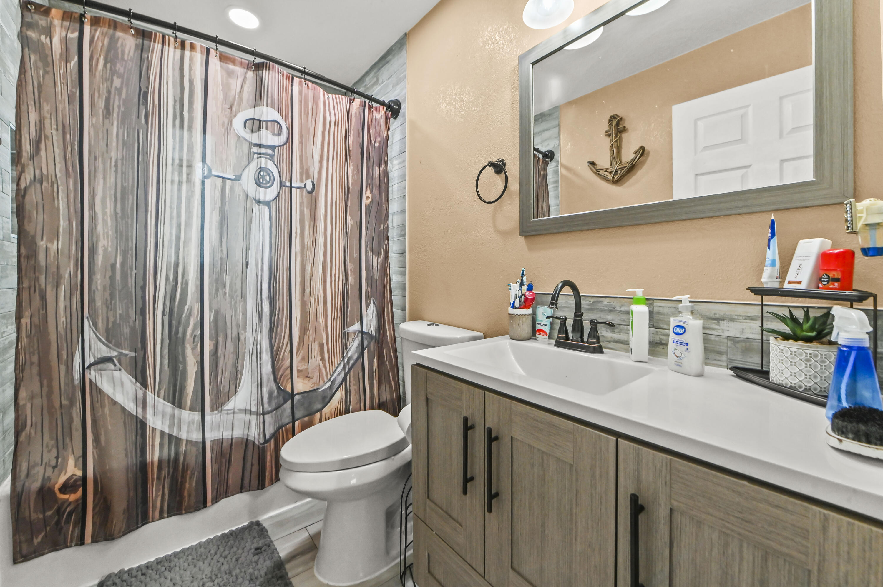 1006 Center Stone, Riviera Beach FL 33404