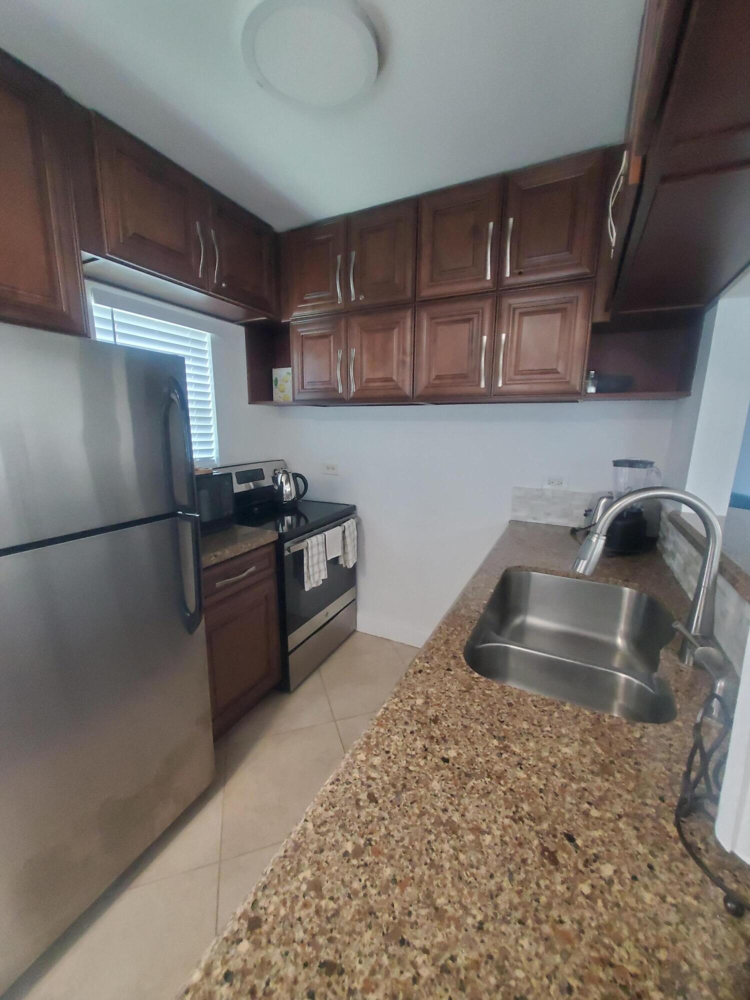1225 Hillsboro Mile #T1, Hillsboro Beach FL 33062