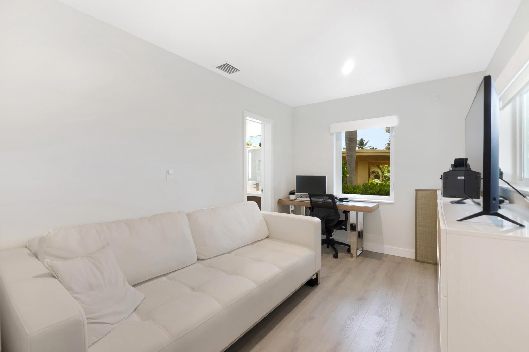 2012 NE 31ST, Fort Lauderdale FL 33305