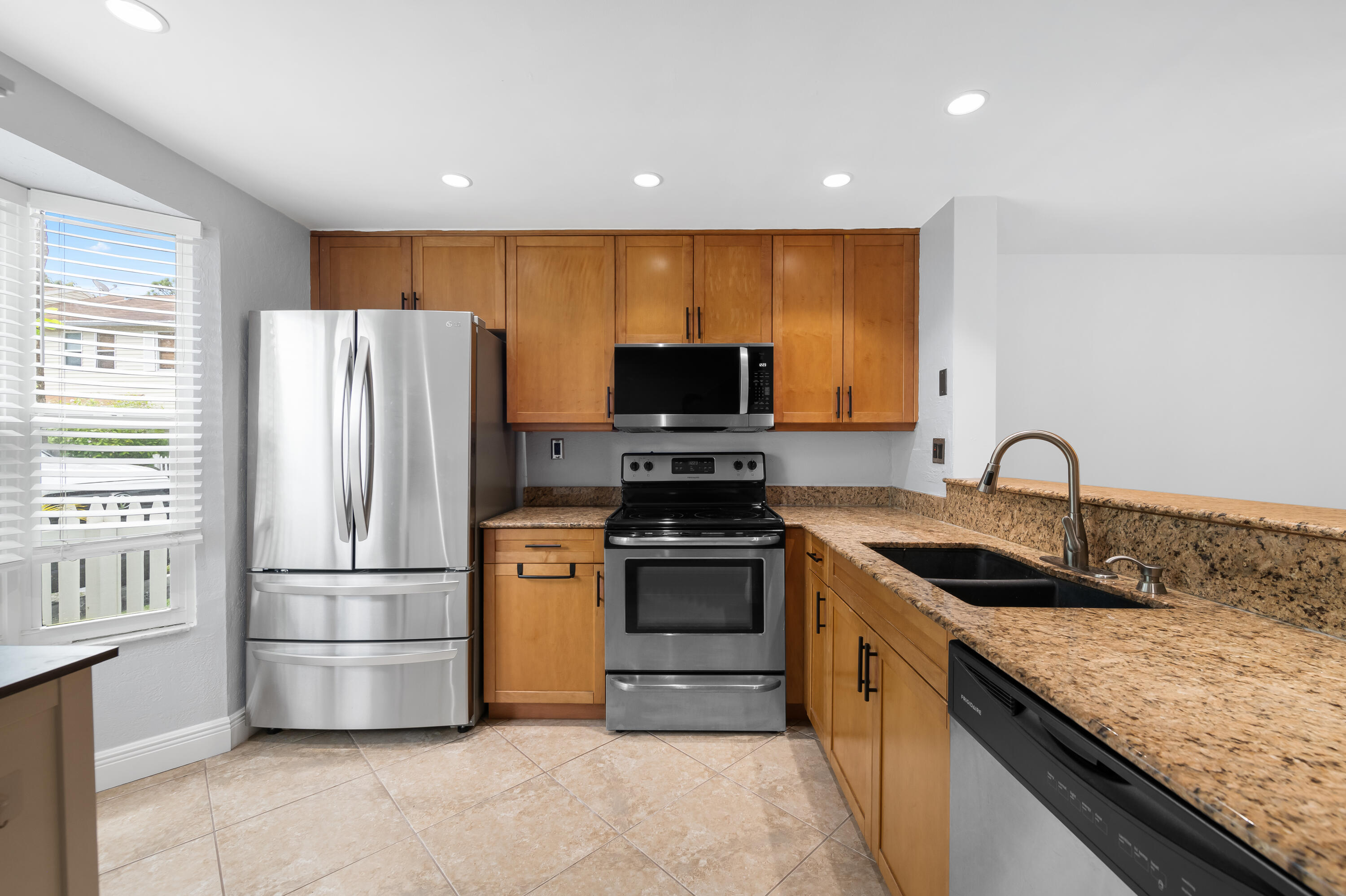 1843 NE 15TH, Fort Lauderdale FL 33305