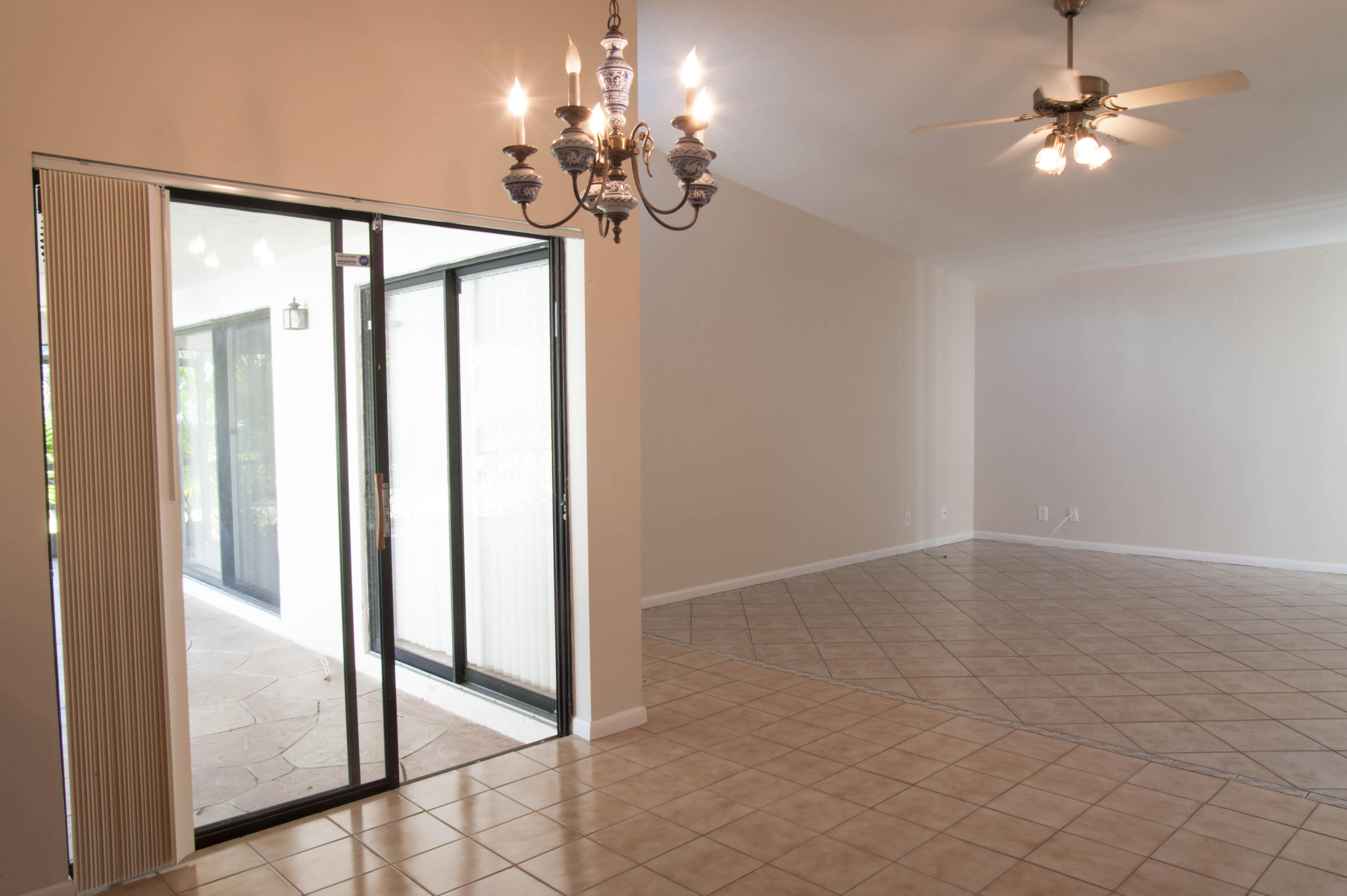 8963 Old Pine #21, Boca Raton FL 33433