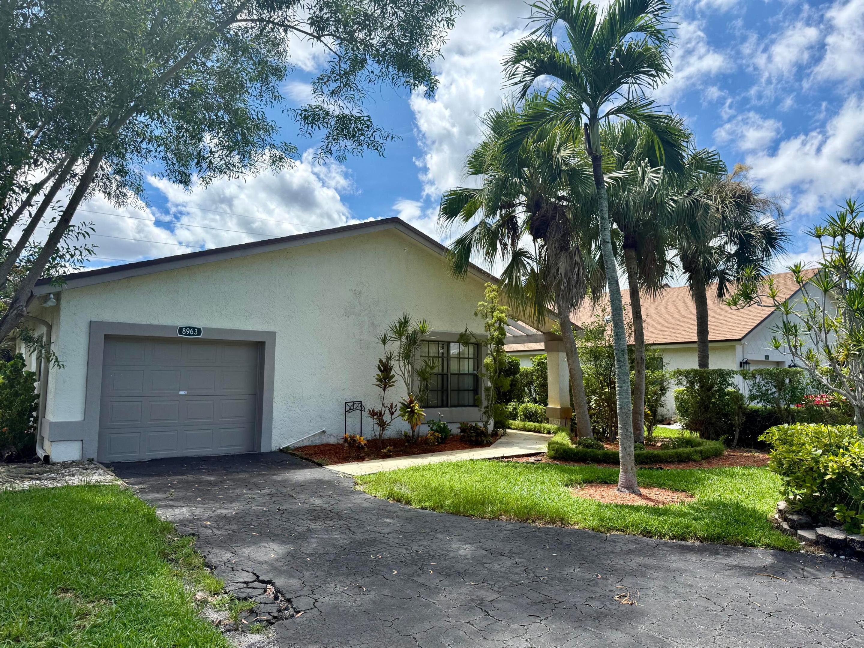 8963 Old Pine #21, Boca Raton FL 33433