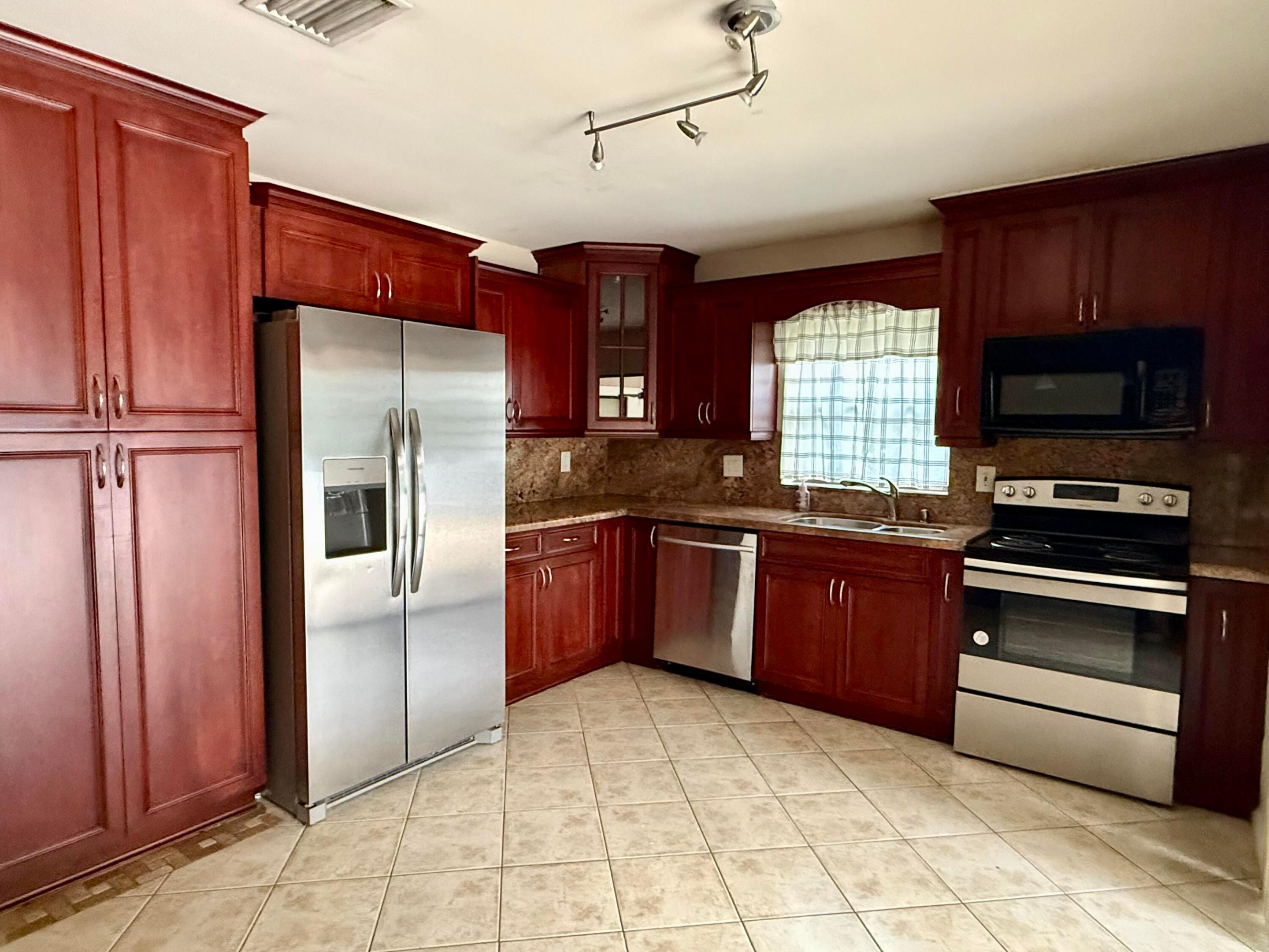 8963 Old Pine #21, Boca Raton FL 33433