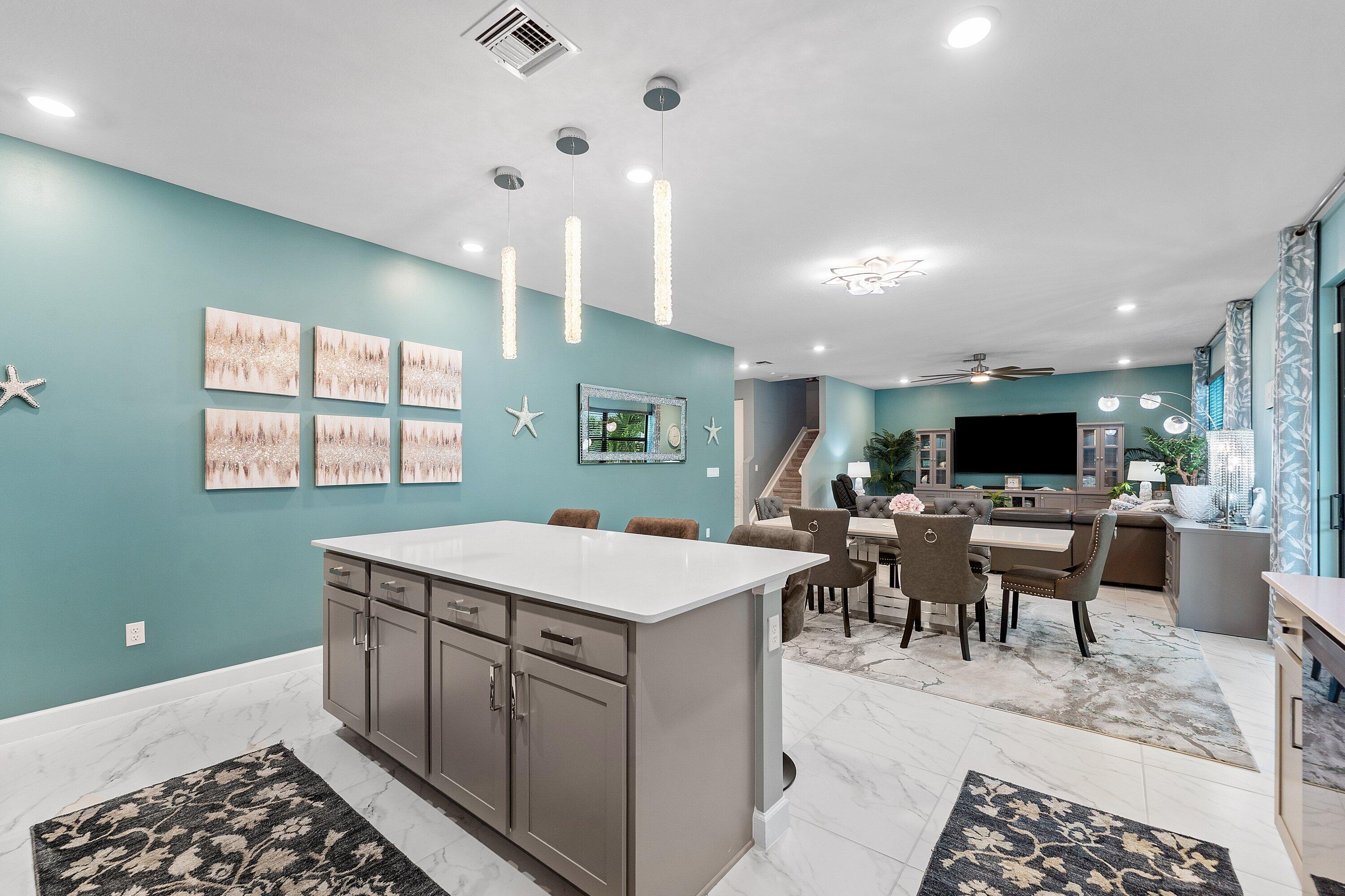 3196 STRENG, Royal Palm Beach FL 33411