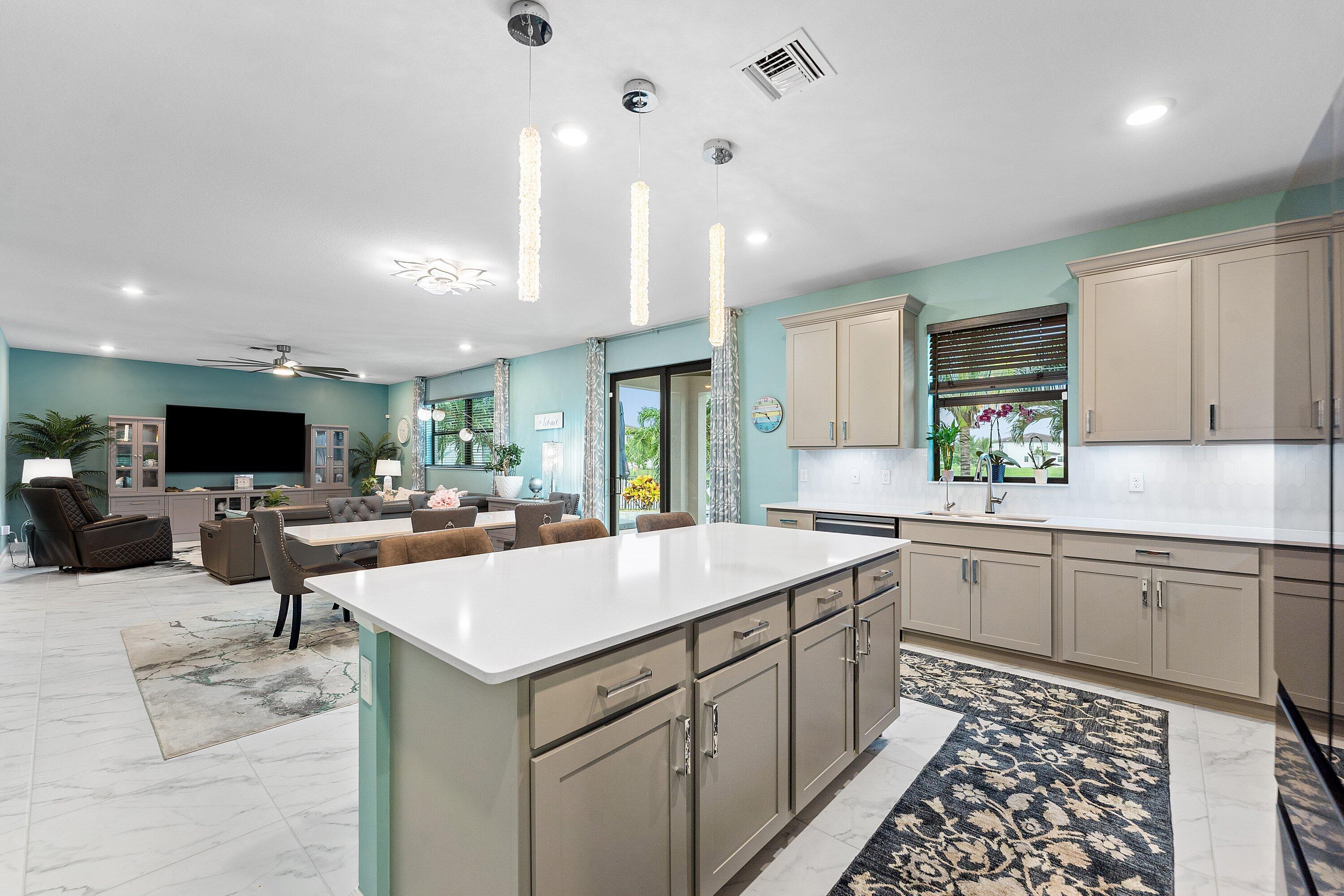 3196 STRENG, Royal Palm Beach FL 33411