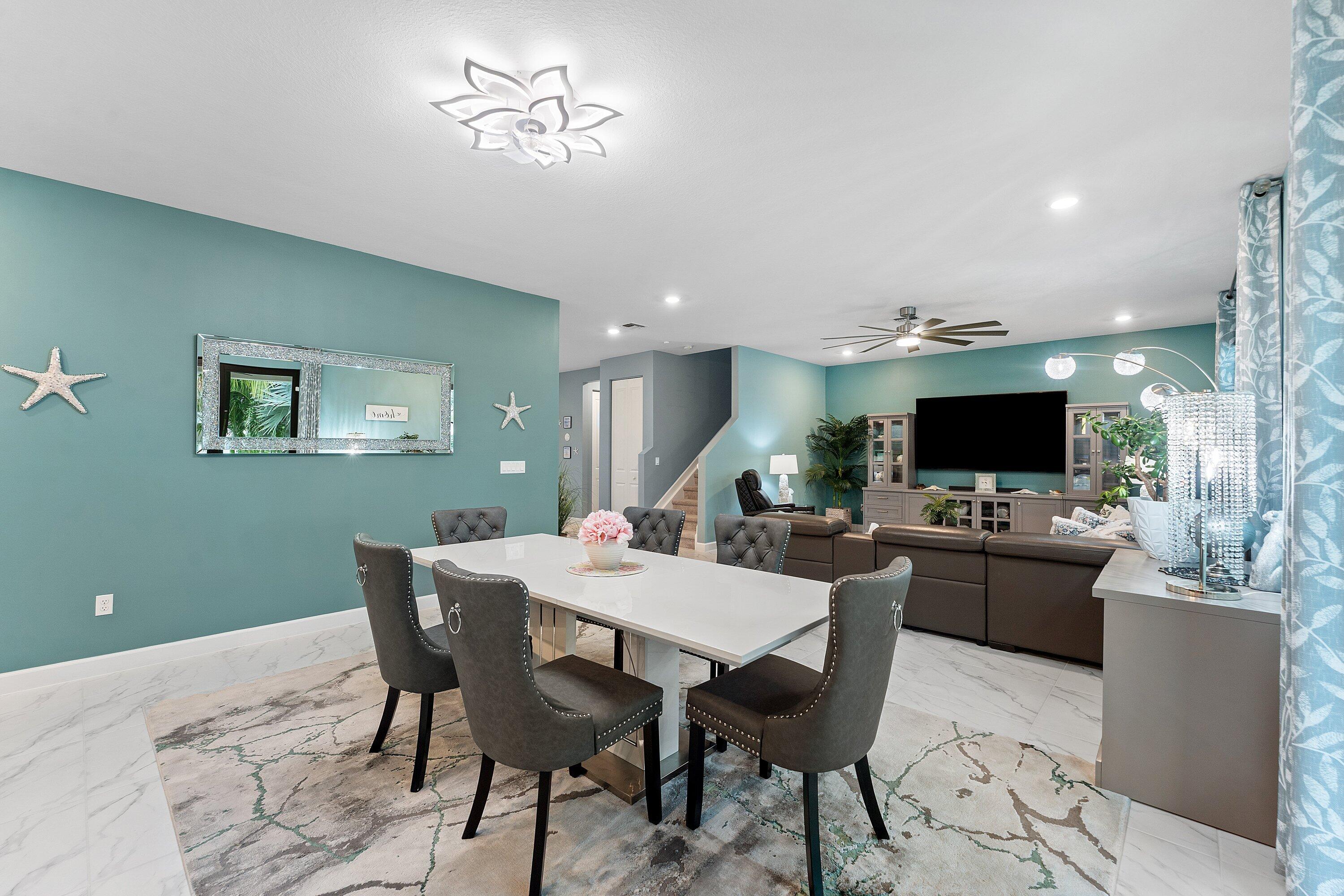 3196 STRENG, Royal Palm Beach FL 33411