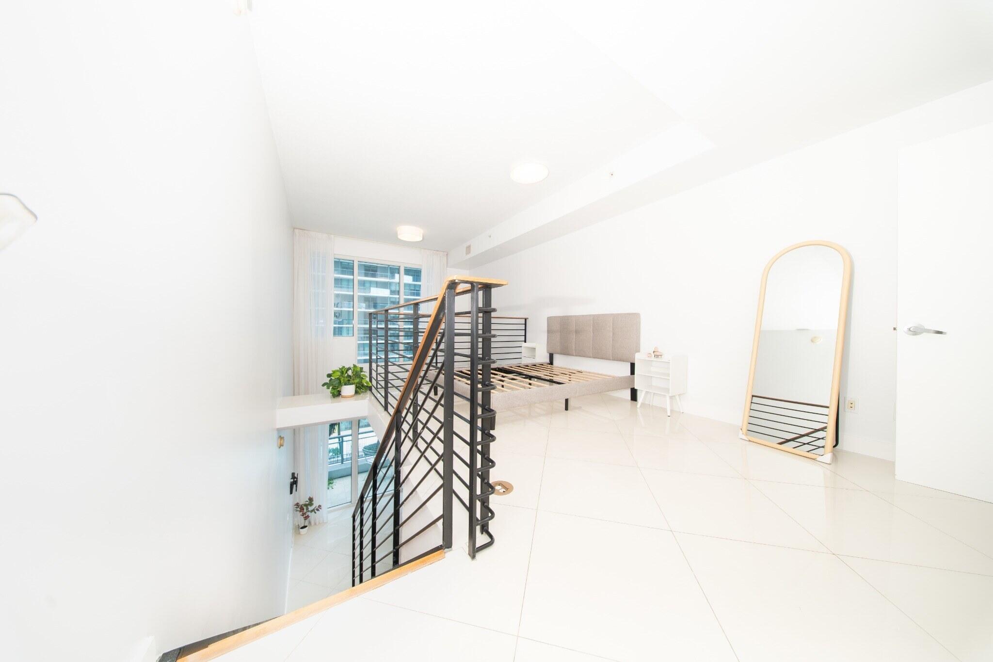 60 SW 13TH #1418, Miami FL 33130