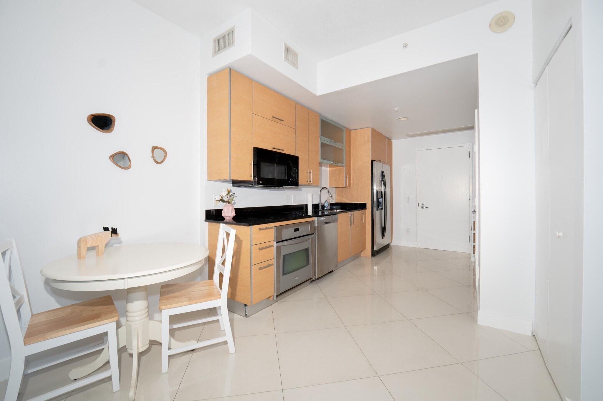 60 SW 13TH #1418, Miami FL 33130