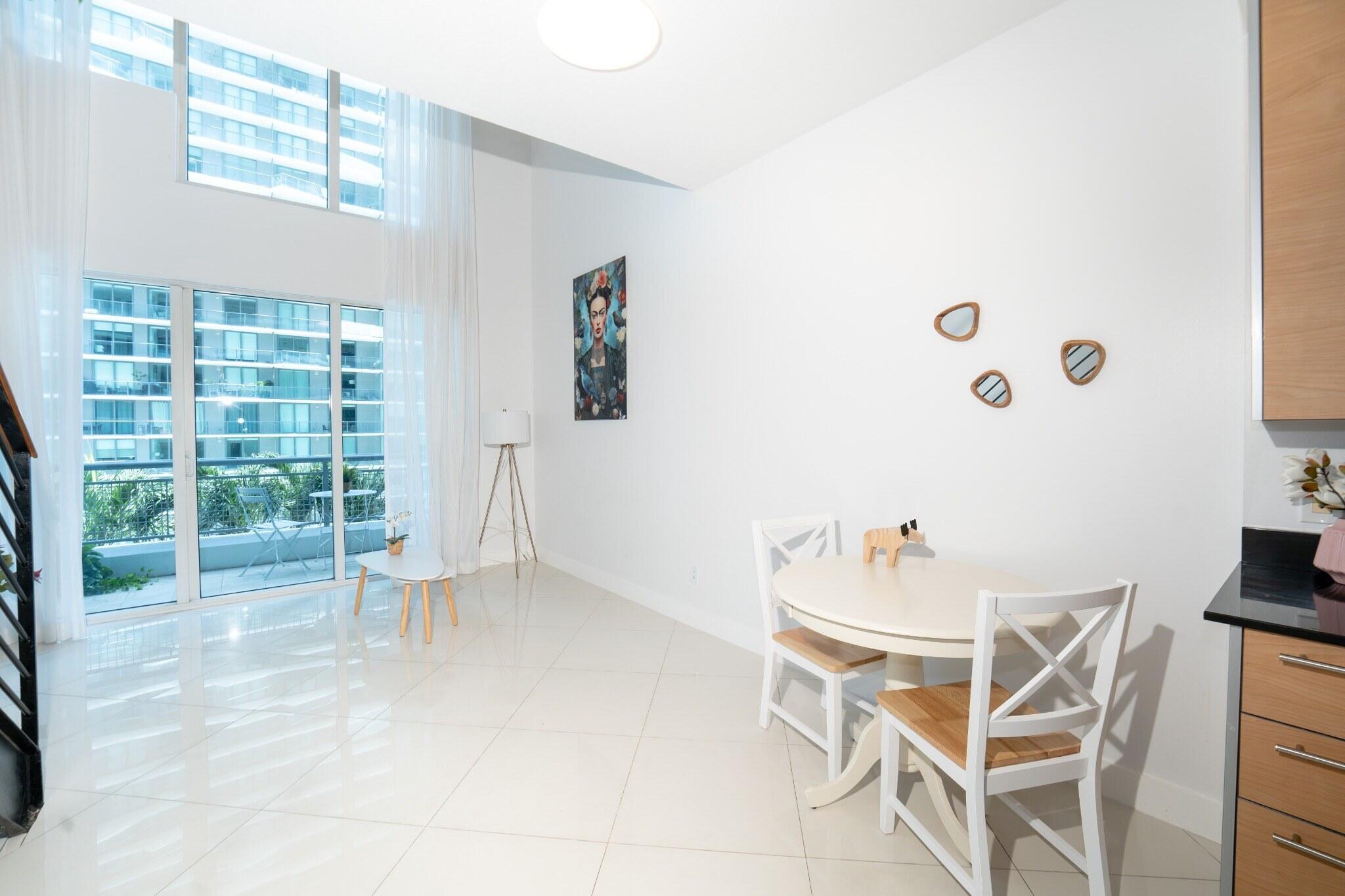 60 SW 13TH #1418, Miami FL 33130