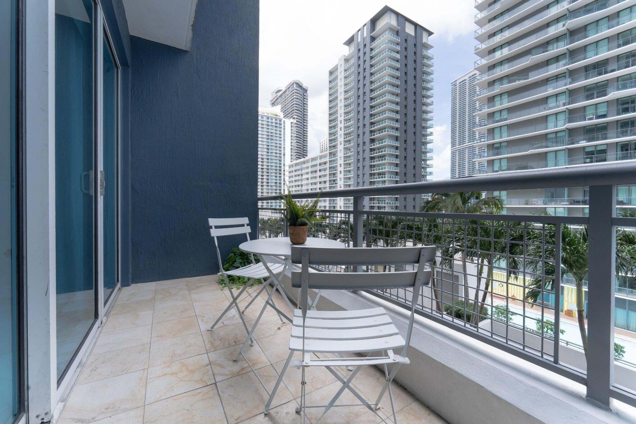 60 SW 13TH #1418, Miami FL 33130