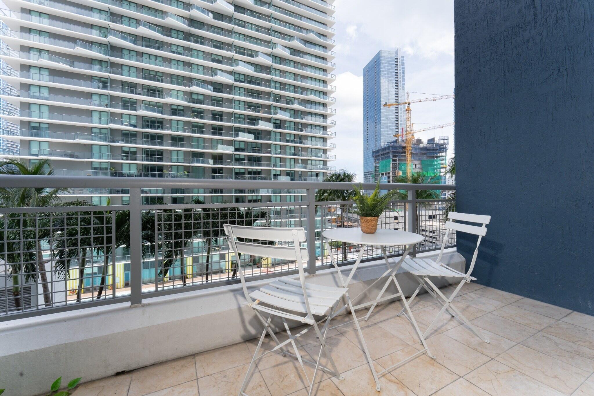 60 SW 13TH #1418, Miami FL 33130
