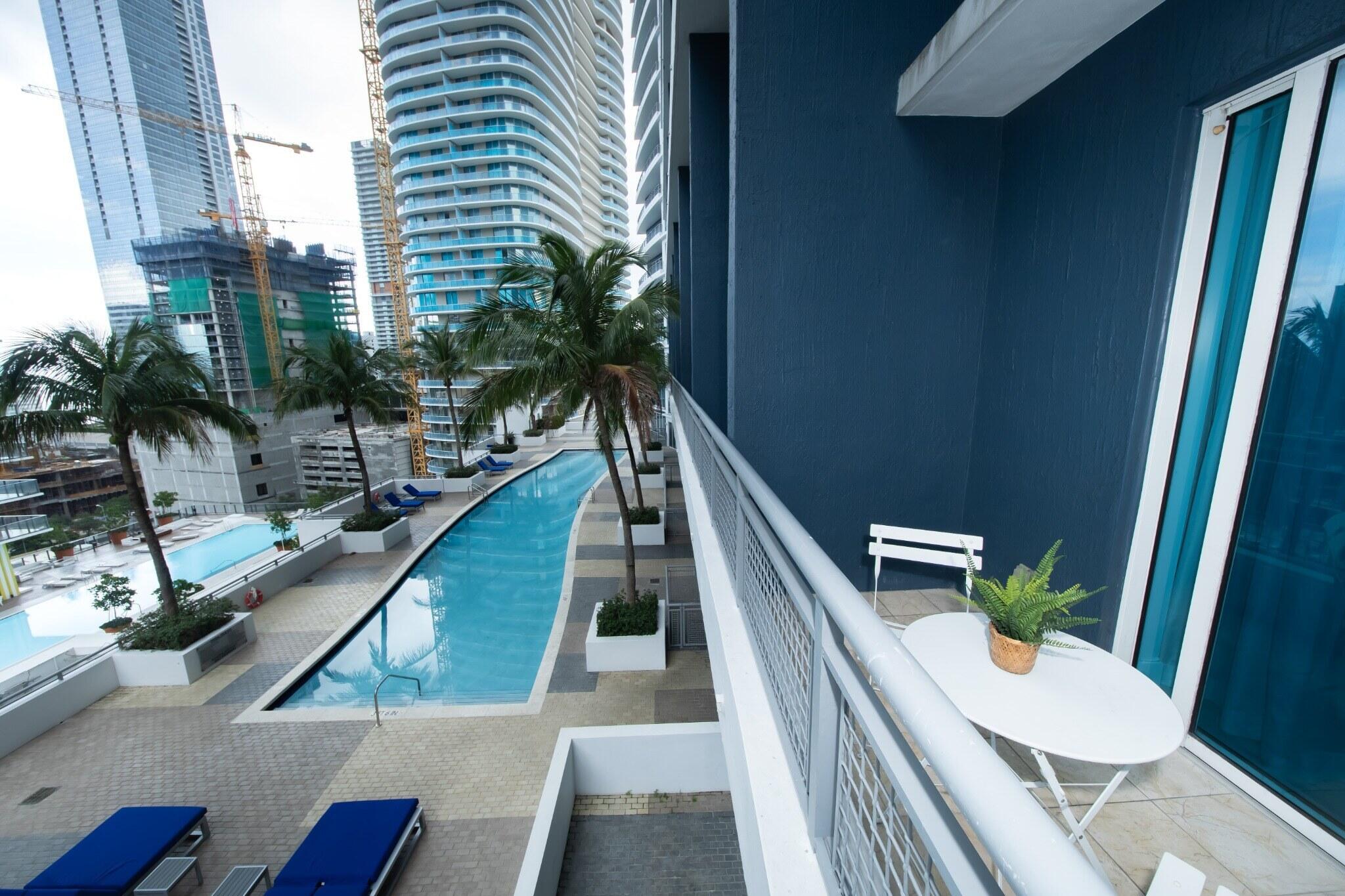 60 SW 13TH #1418, Miami FL 33130