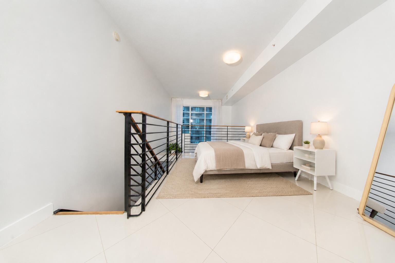 60 SW 13TH #1418, Miami FL 33130