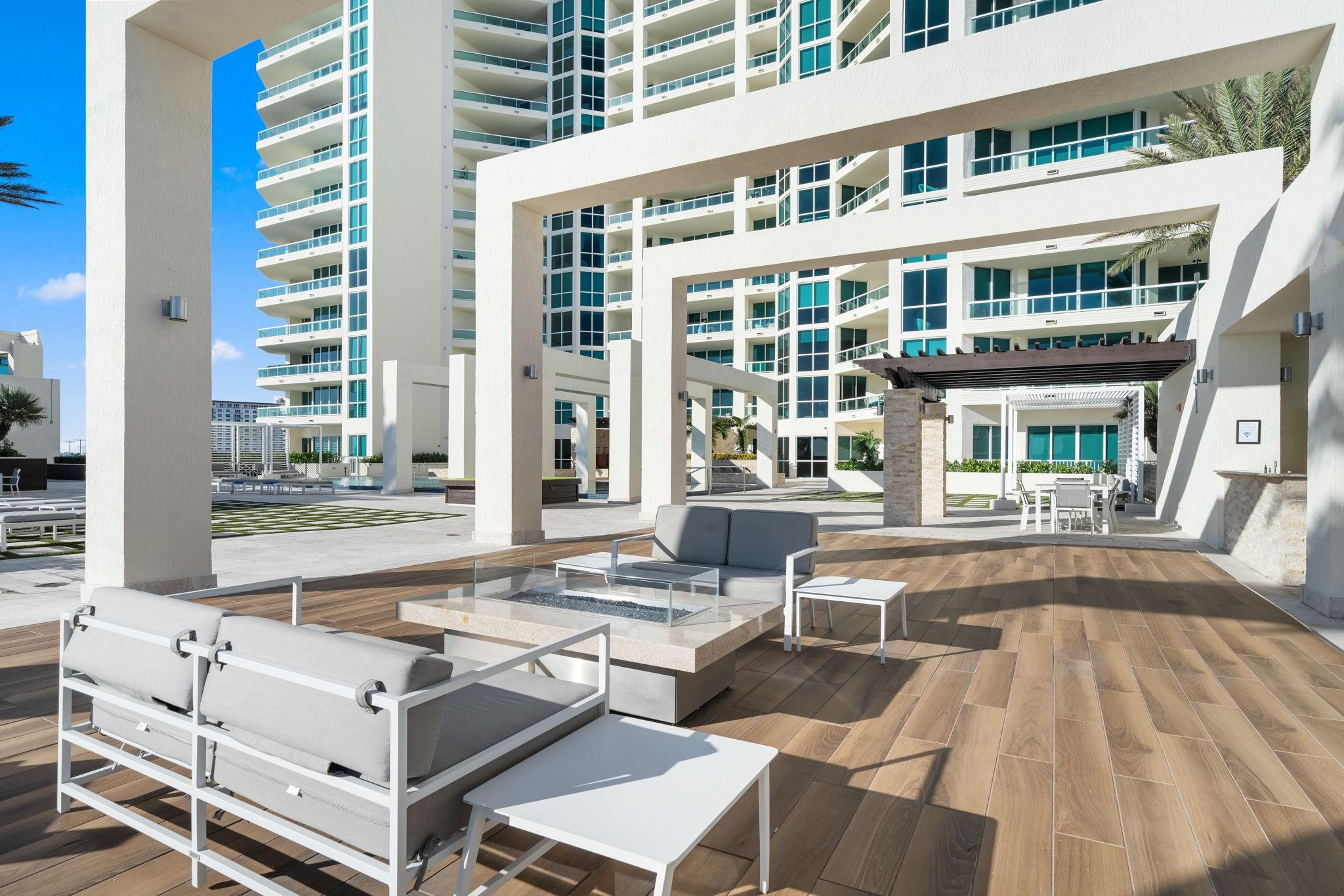 101 S Fort Lauderdale Beach #1806, Fort Lauderdale FL 33316