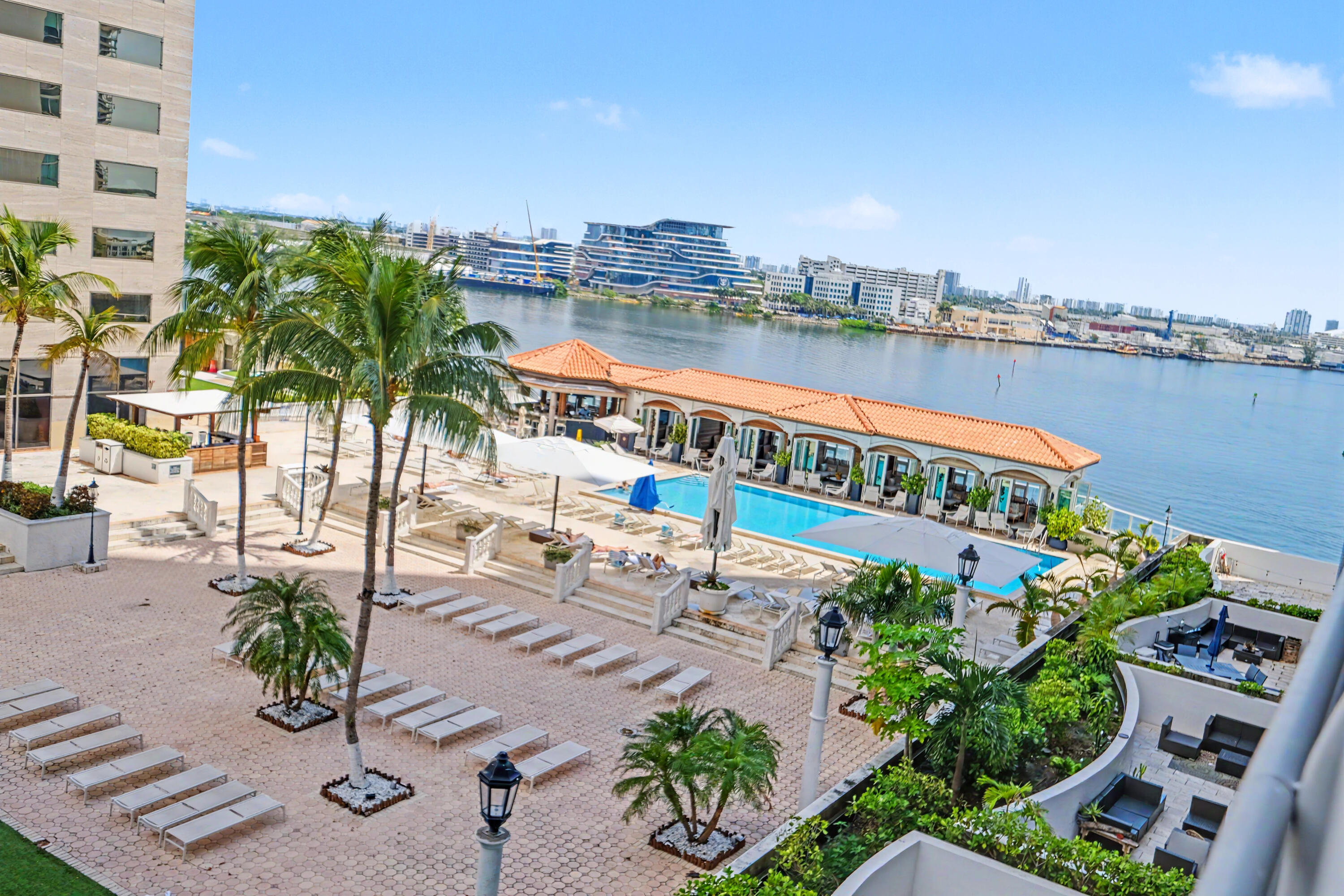 335 S Biscayne #1002, Miami FL 33131
