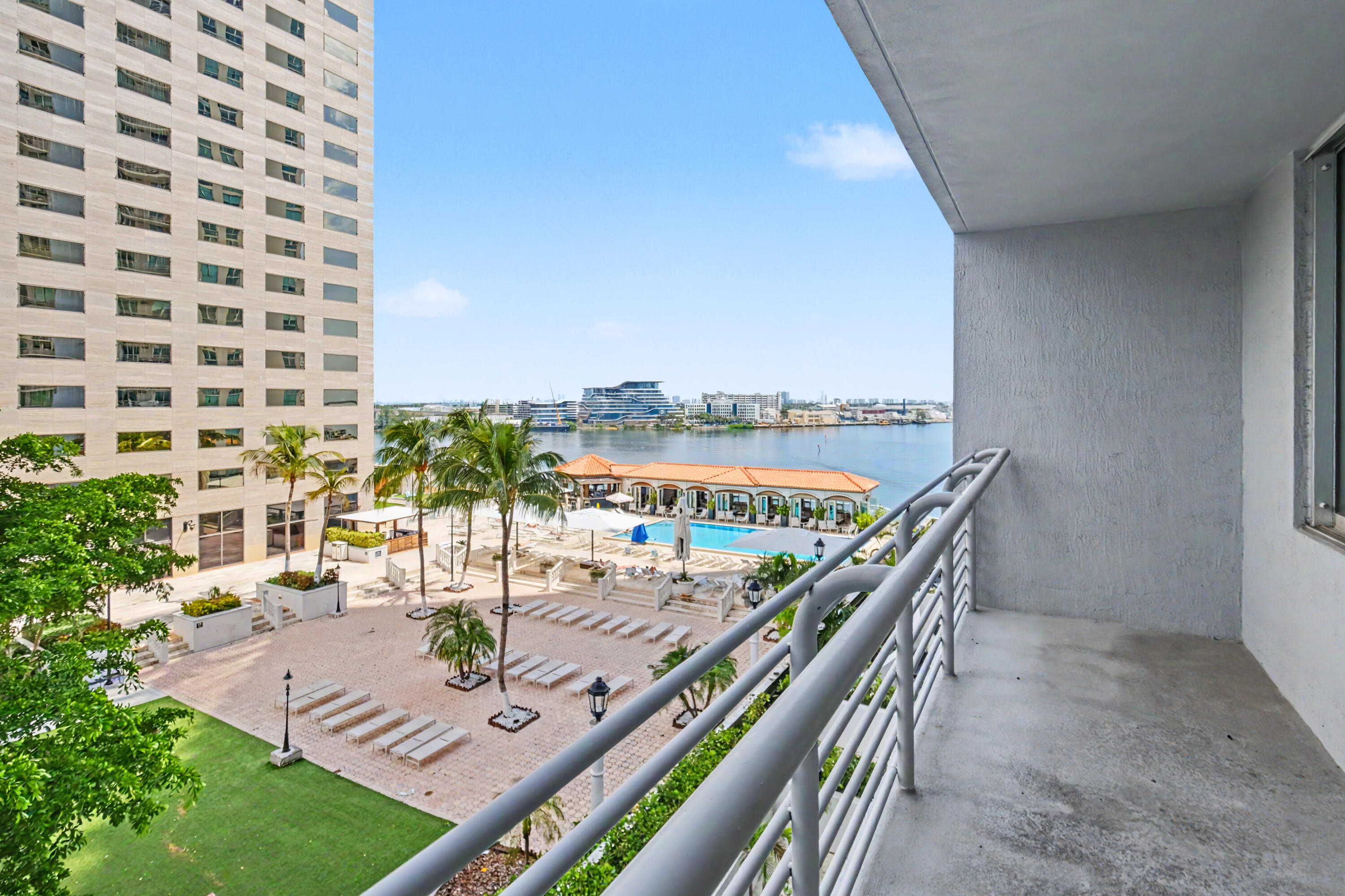 335 S Biscayne #1002, Miami FL 33131