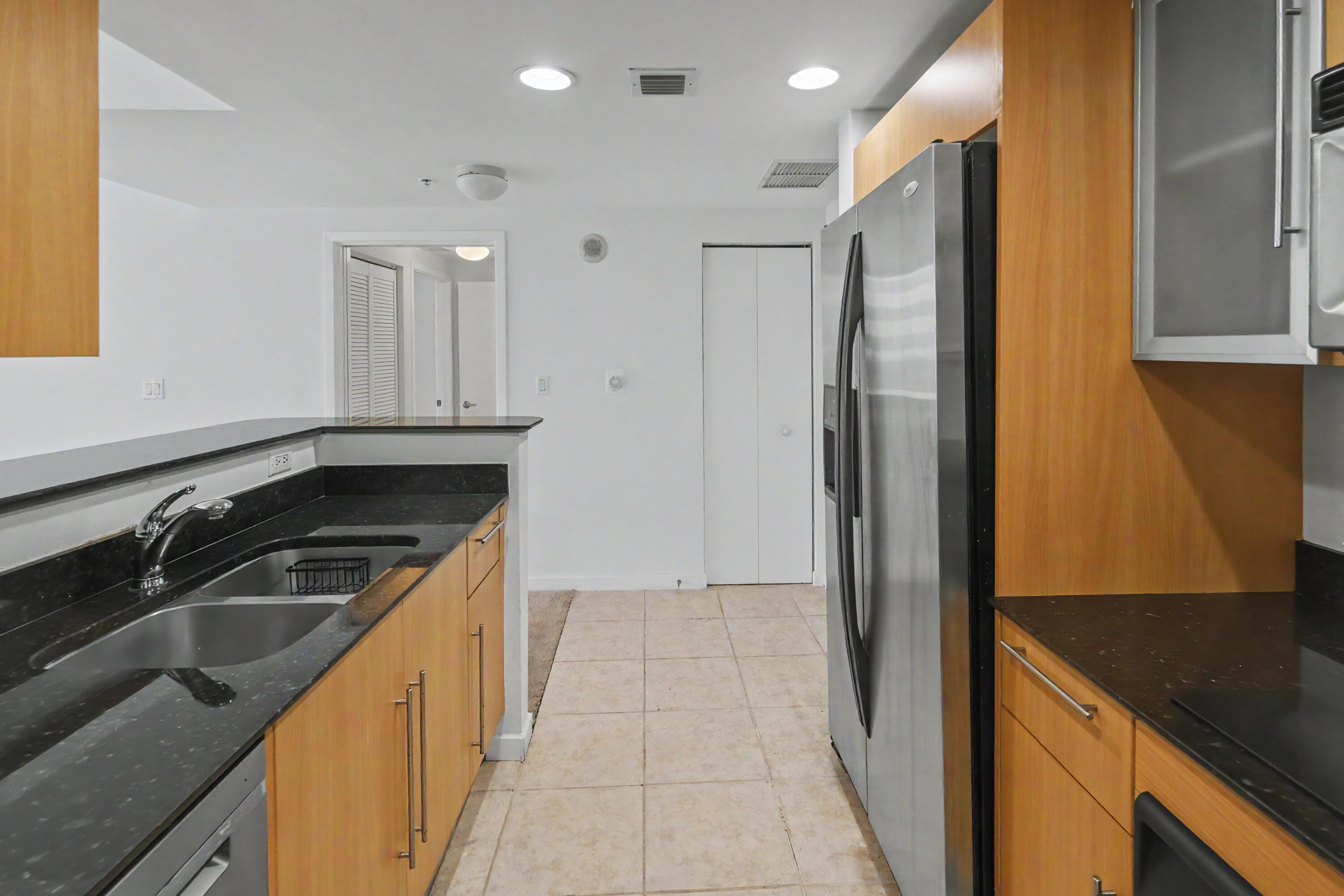 335 S Biscayne #1002, Miami FL 33131