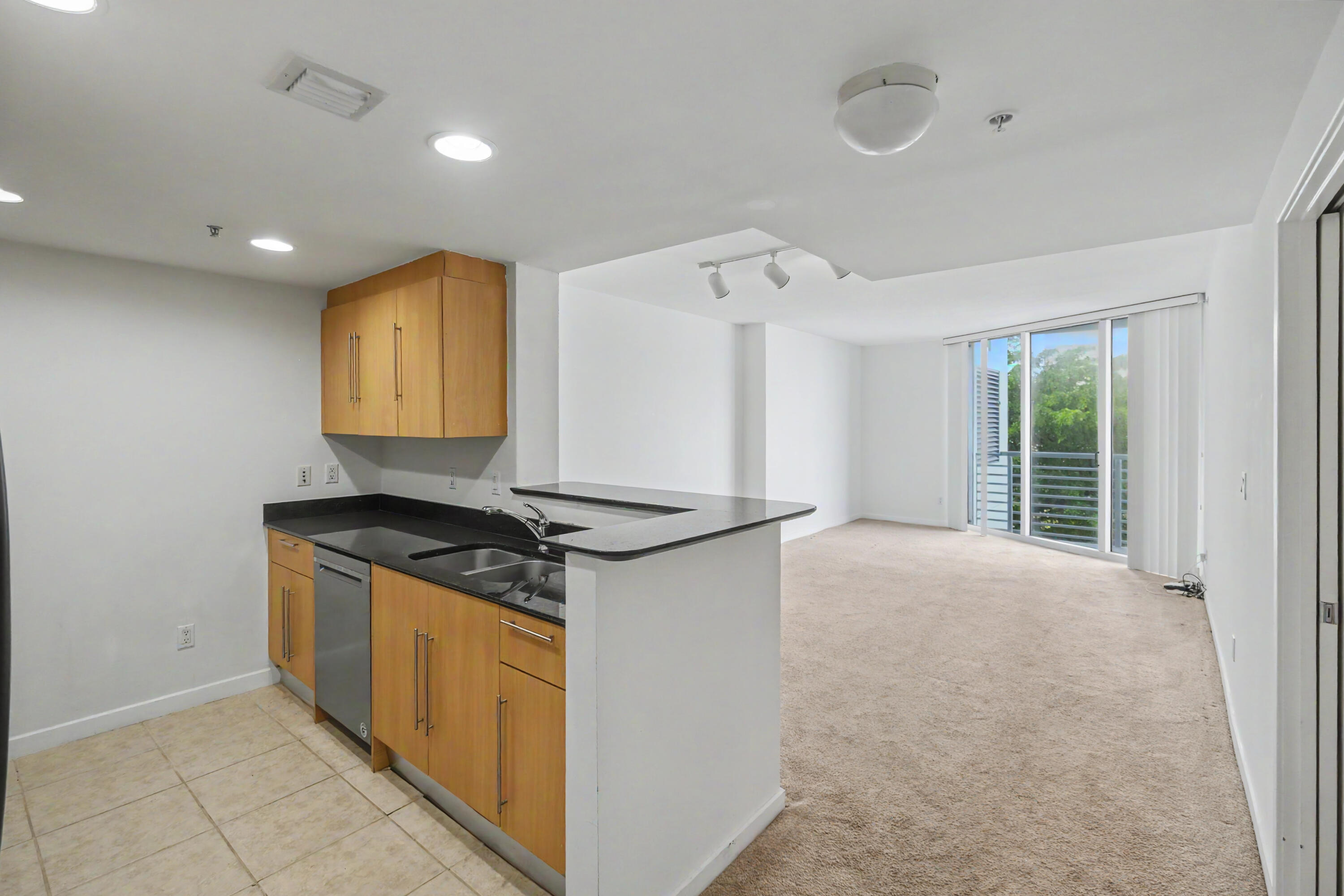 335 S Biscayne #1002, Miami FL 33131