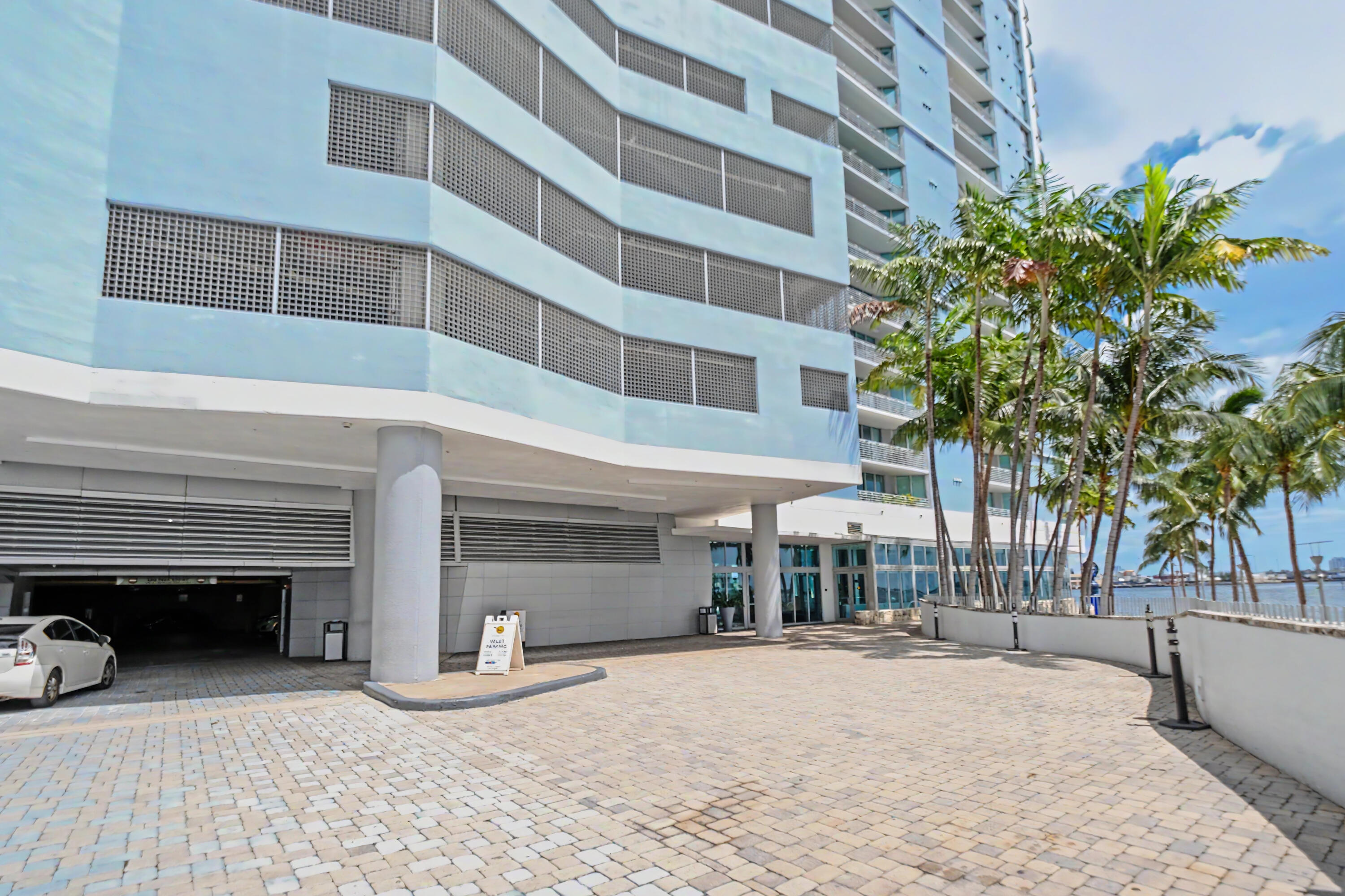 335 S Biscayne #1002, Miami FL 33131