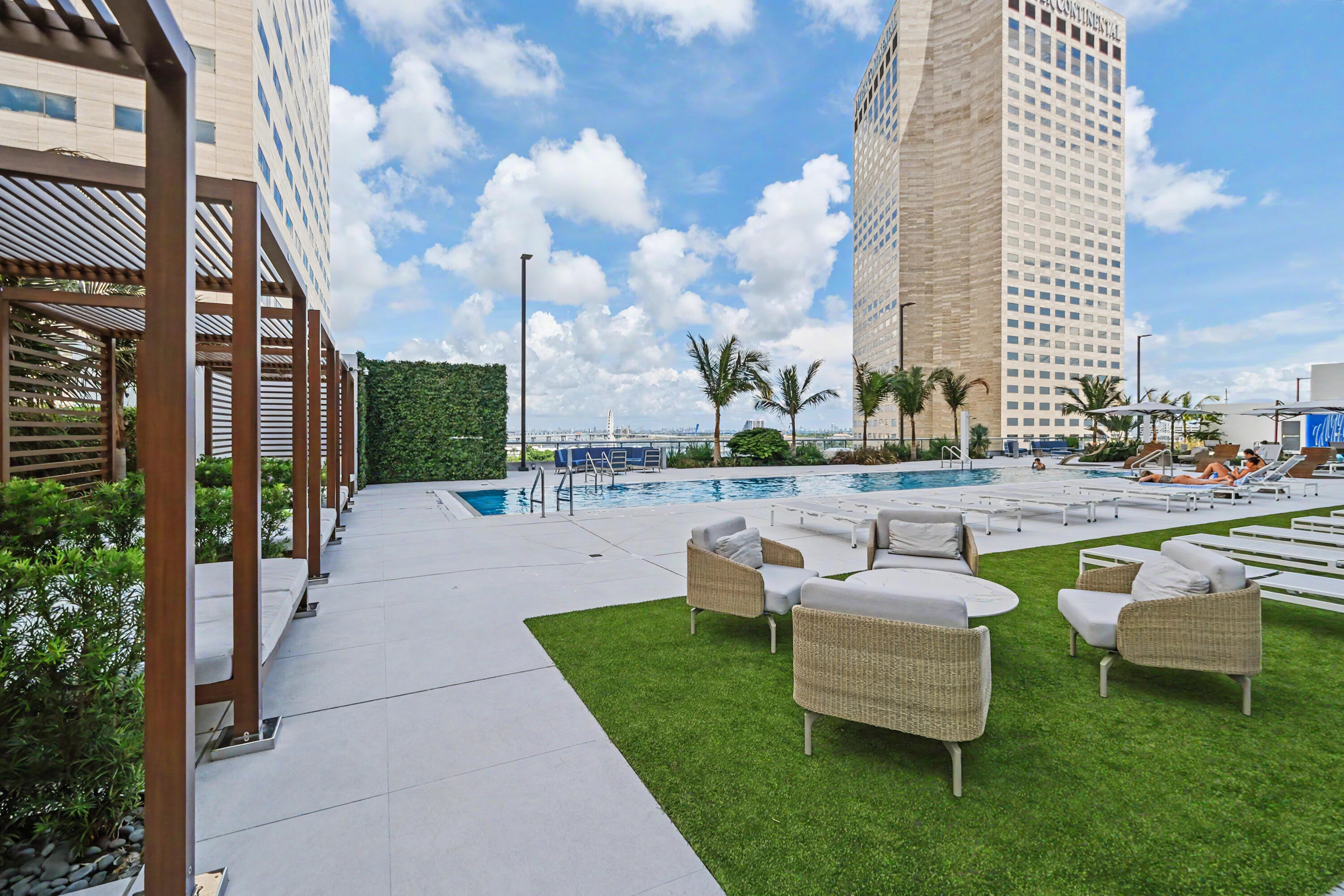 335 S Biscayne #1002, Miami FL 33131