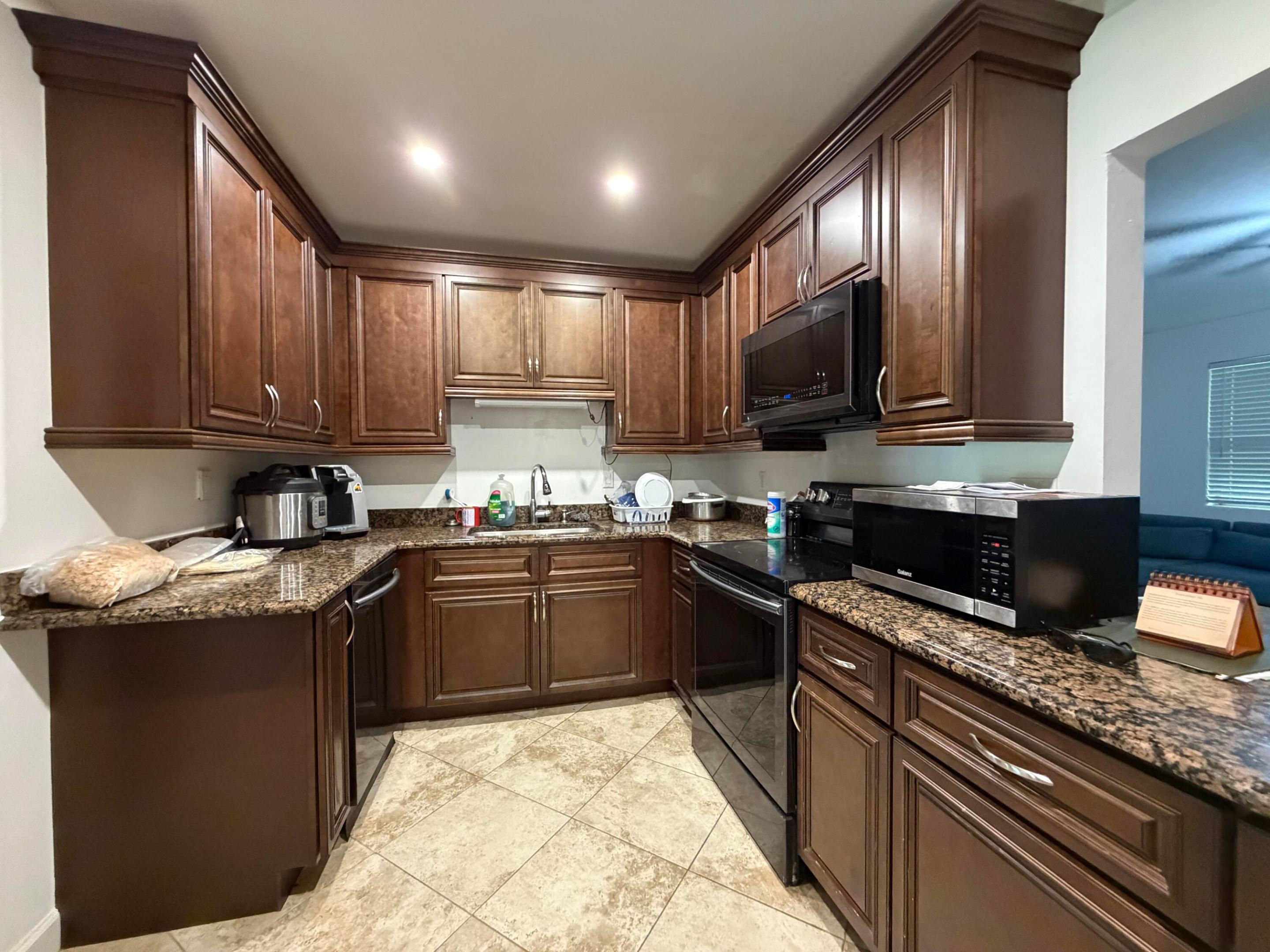 3082 Reo, Palm Springs FL 33461