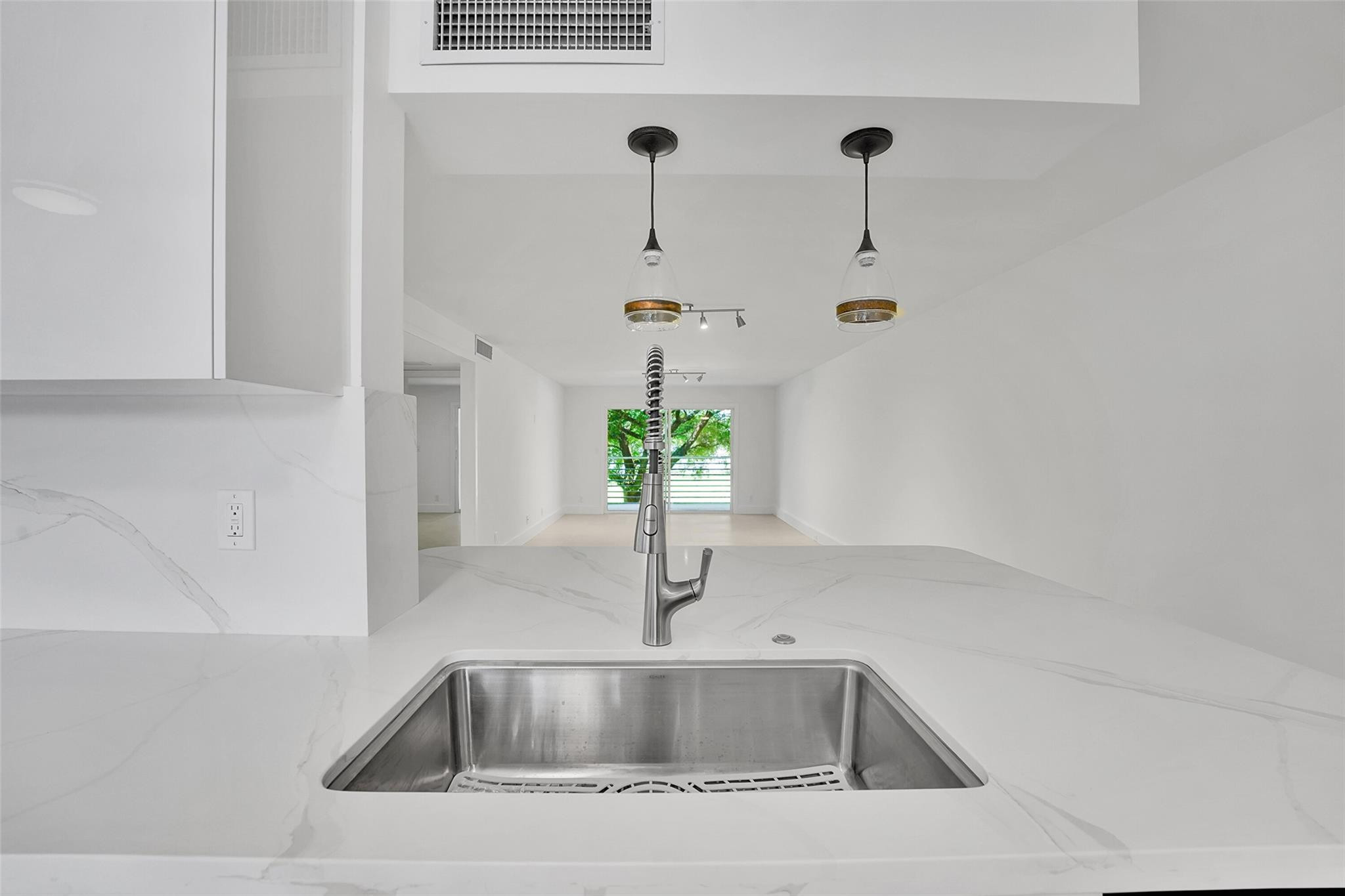 3201 PORTOFINO #C2, Coconut Creek FL 33066