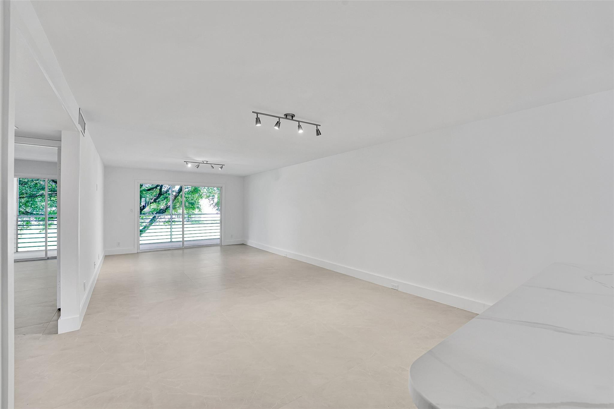 3201 PORTOFINO #C2, Coconut Creek FL 33066