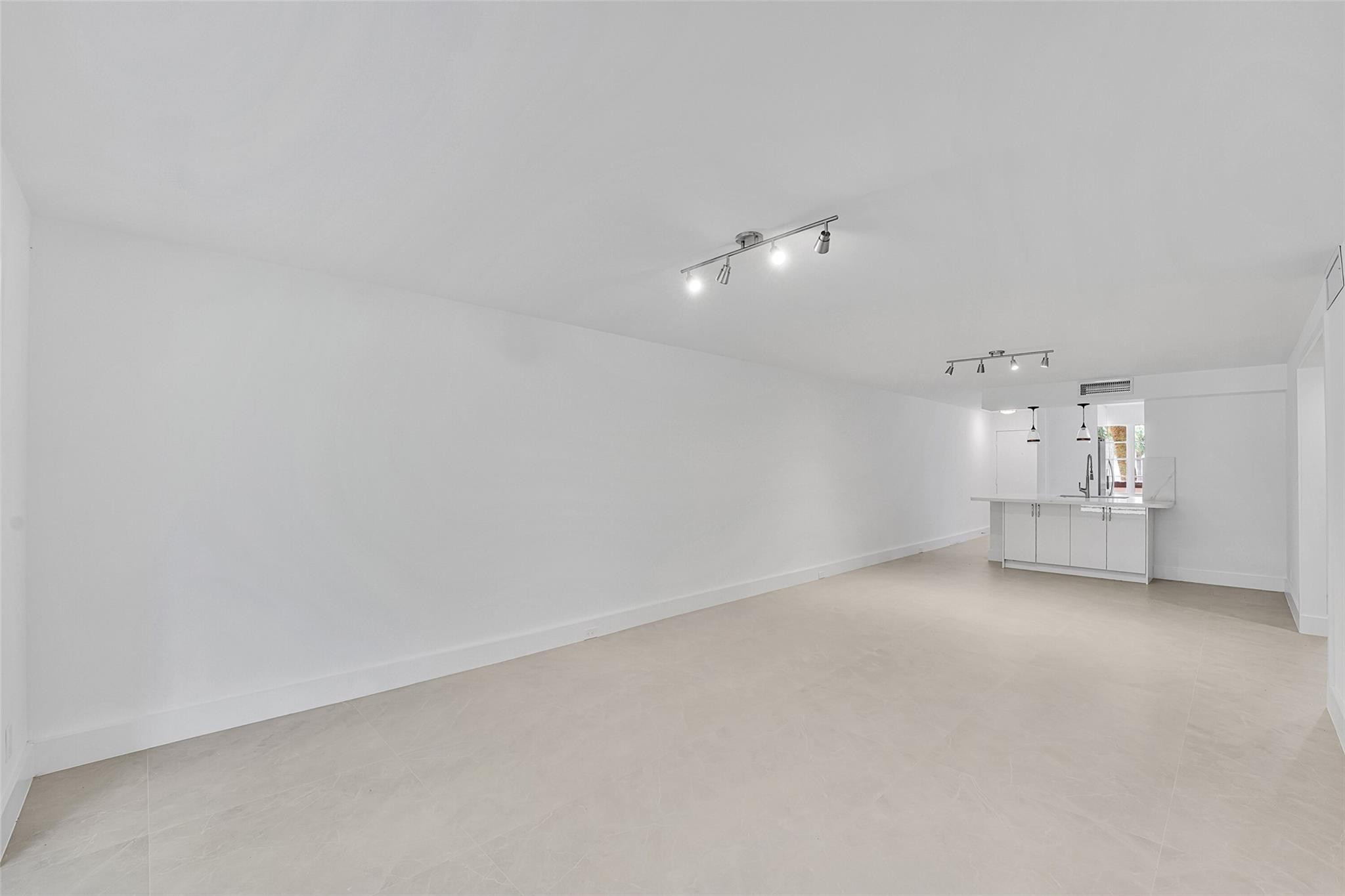 3201 PORTOFINO #C2, Coconut Creek FL 33066