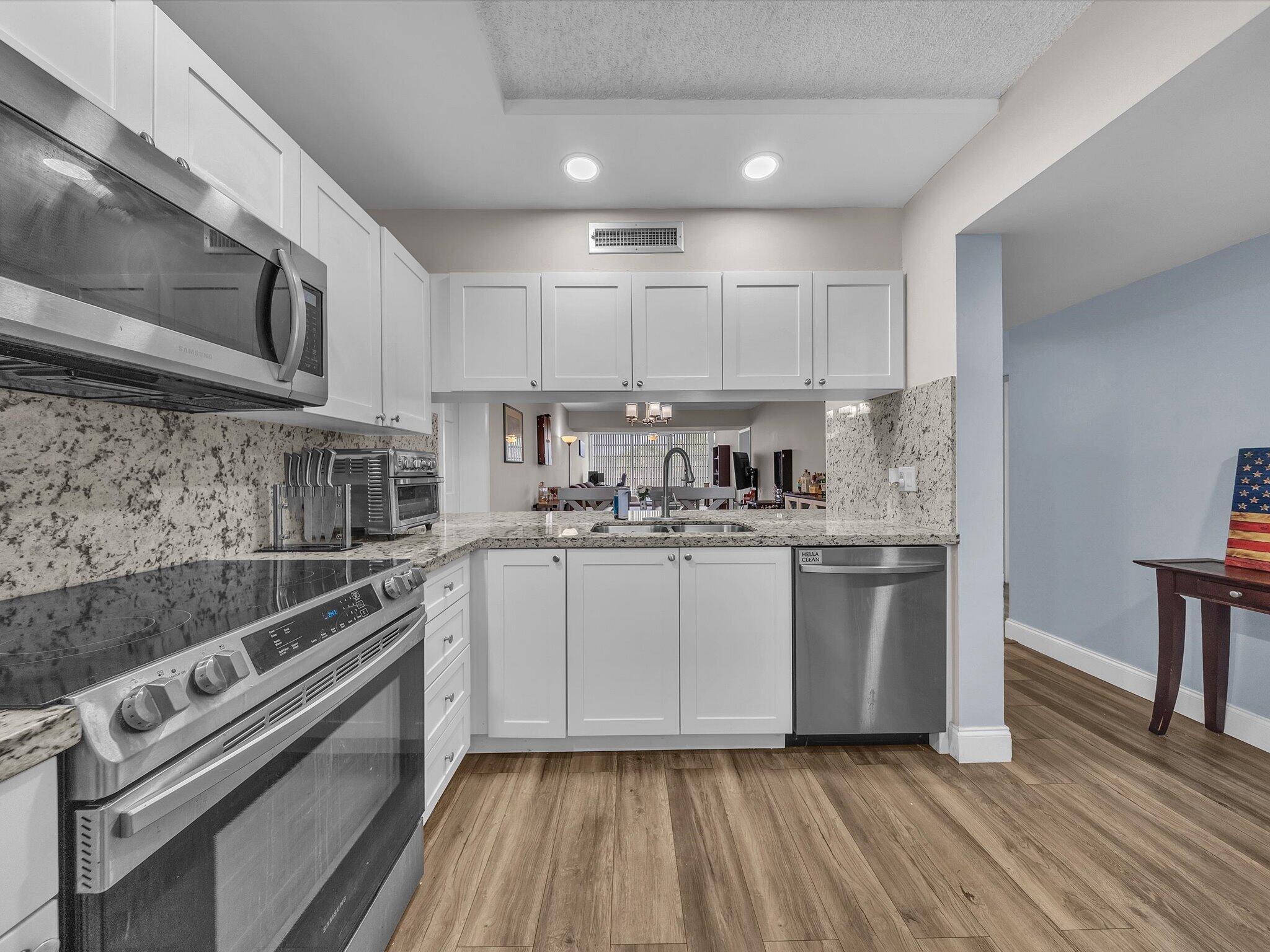 1701 Whitehall #302, Davie FL 33324