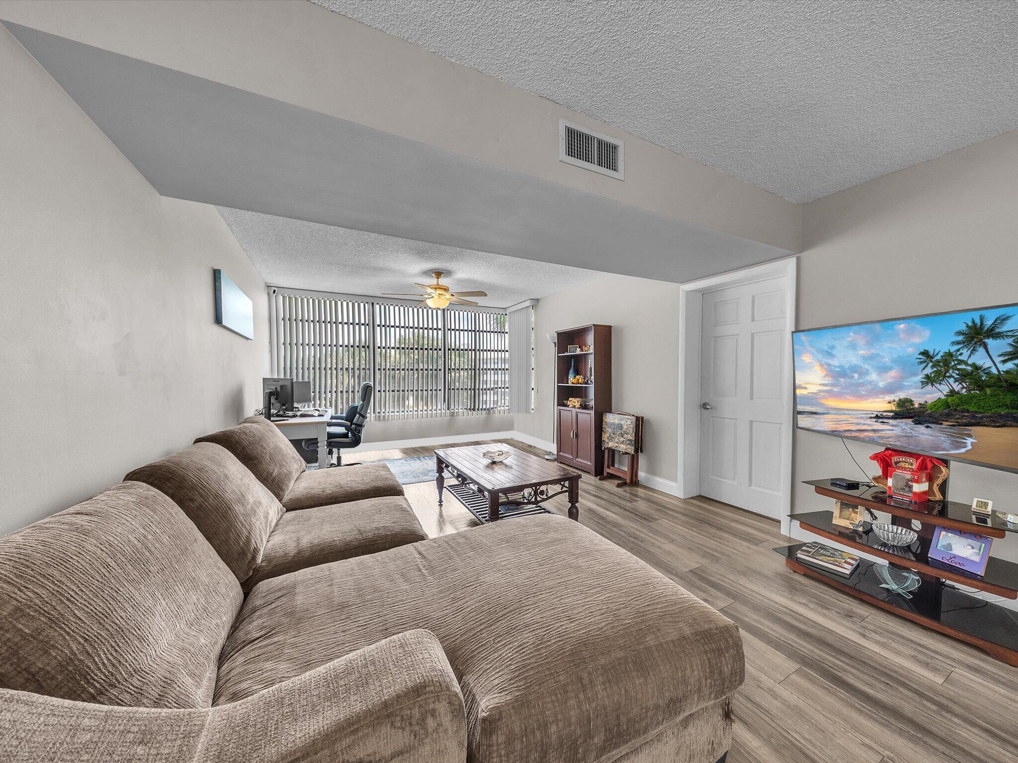 1701 Whitehall #302, Davie FL 33324