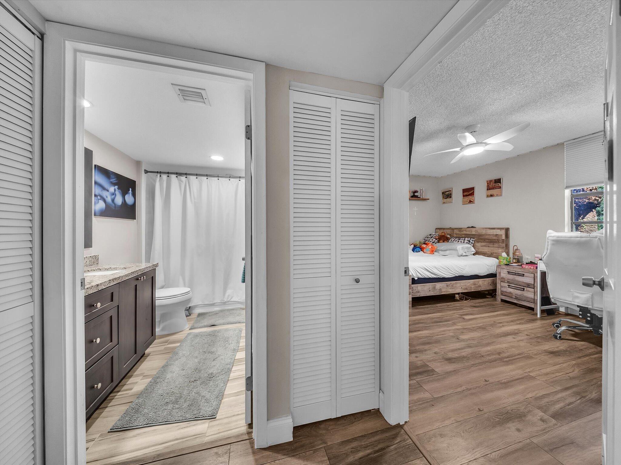 1701 Whitehall #302, Davie FL 33324